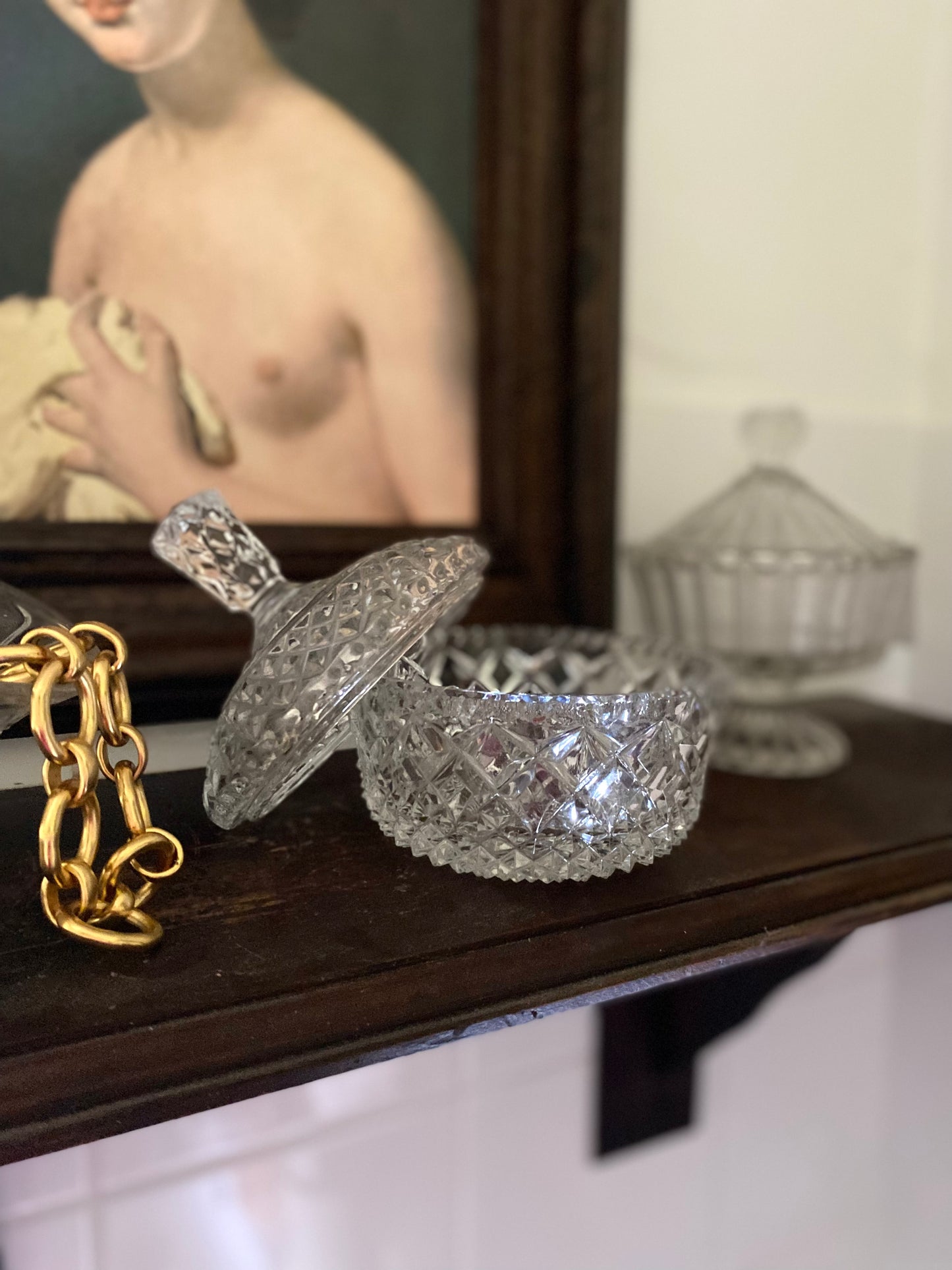 Bonbonnière en verre pressé 1950