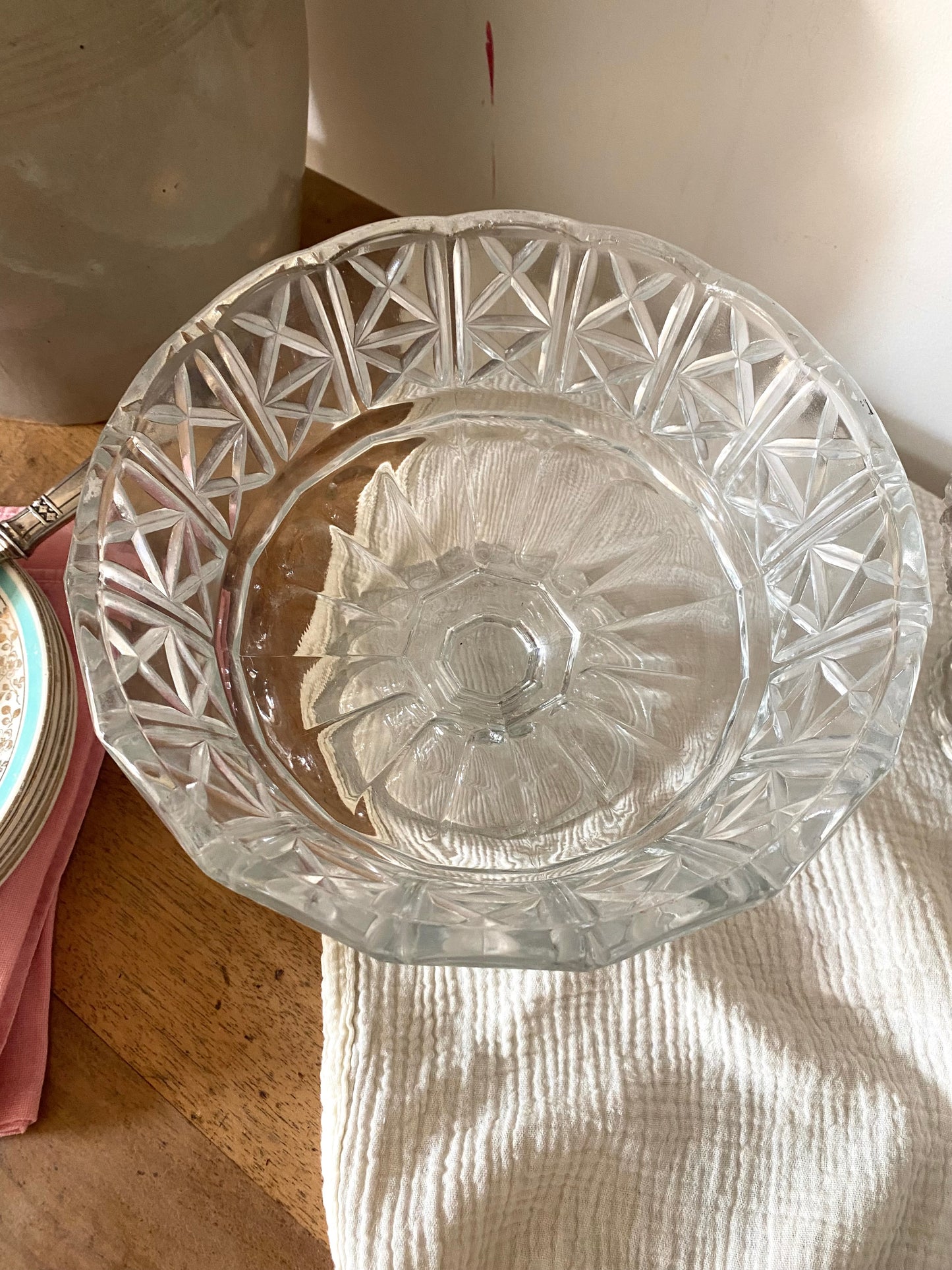 Coupe à fruits / Compotier vintage en verre moulé – Style Art Déco