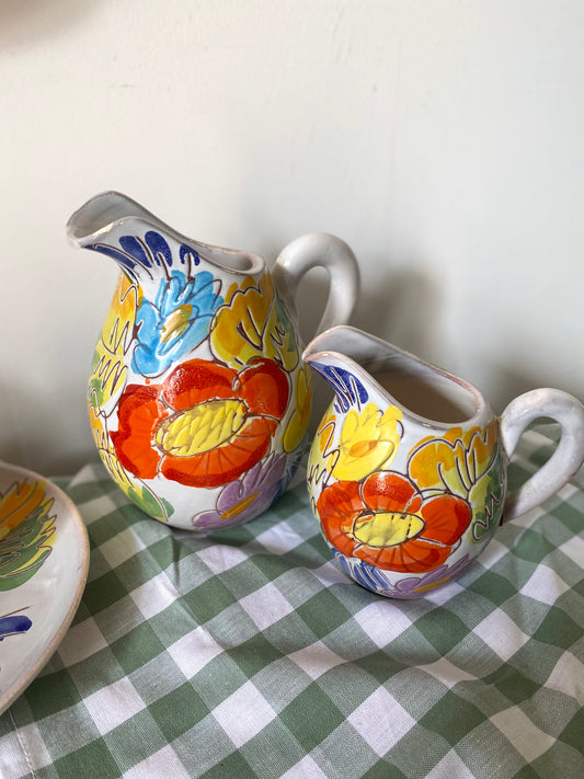 Duo de pichets en faïence peinte main - motif floral