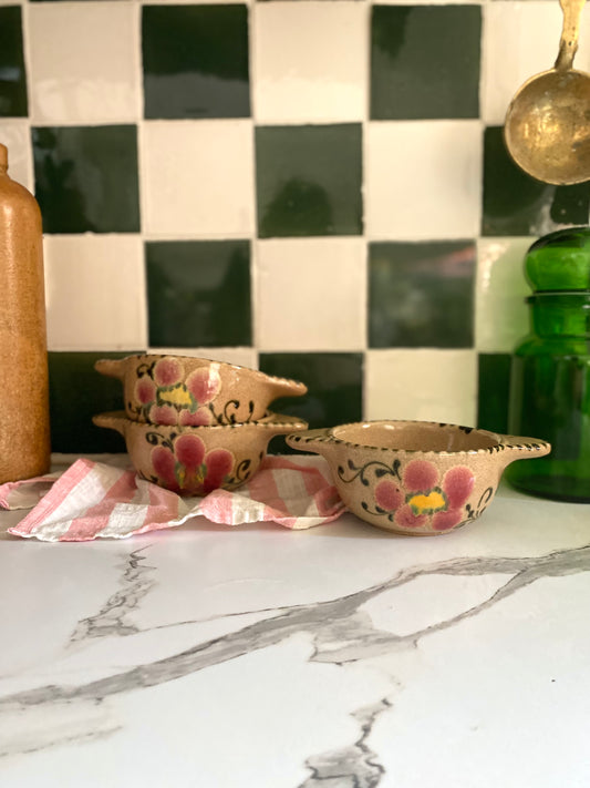 Bols en grès ancien