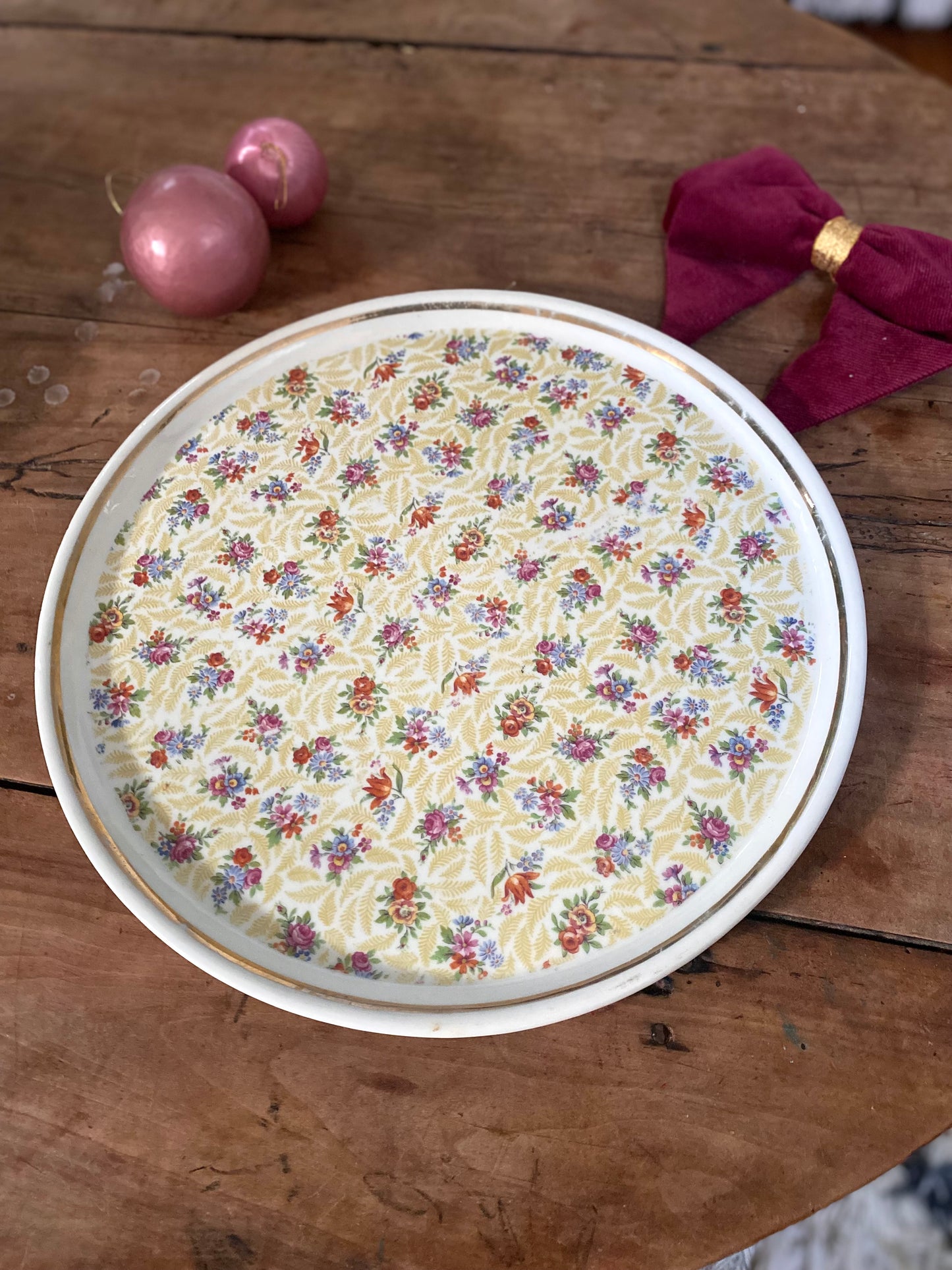 Plat de service en faïence ancienne