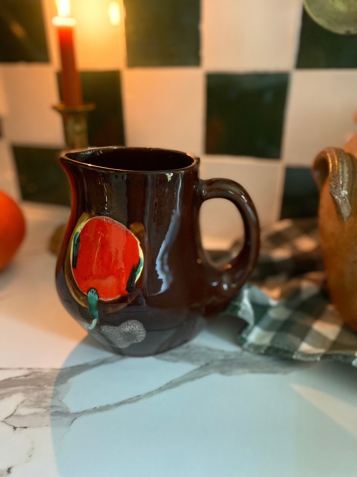 Duo de pichets en céramique ancienne