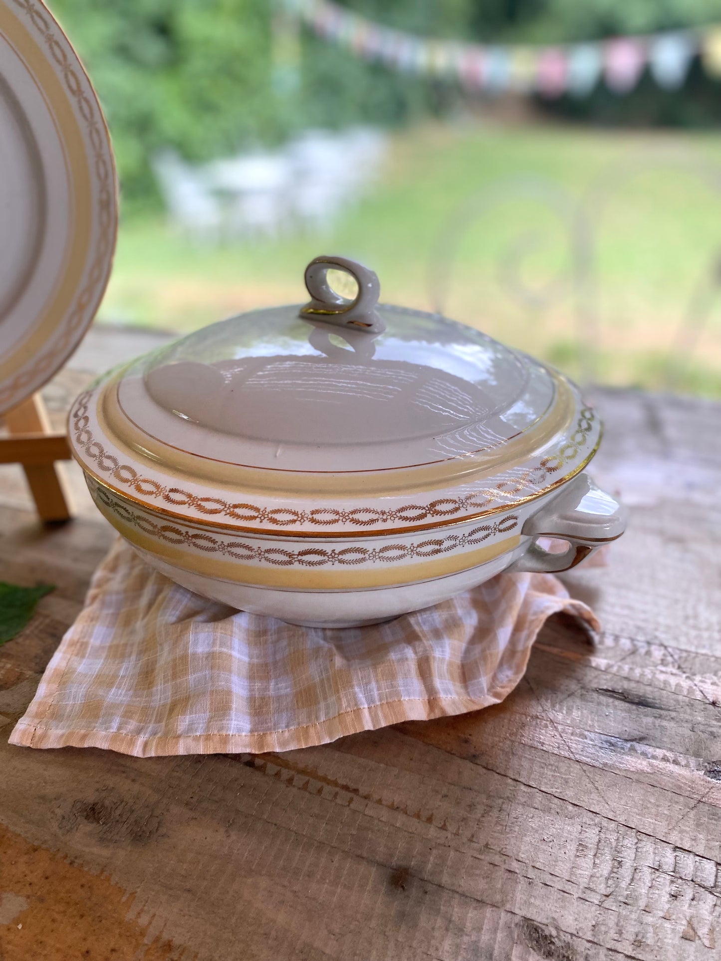 Soupiere en faïence ancienne