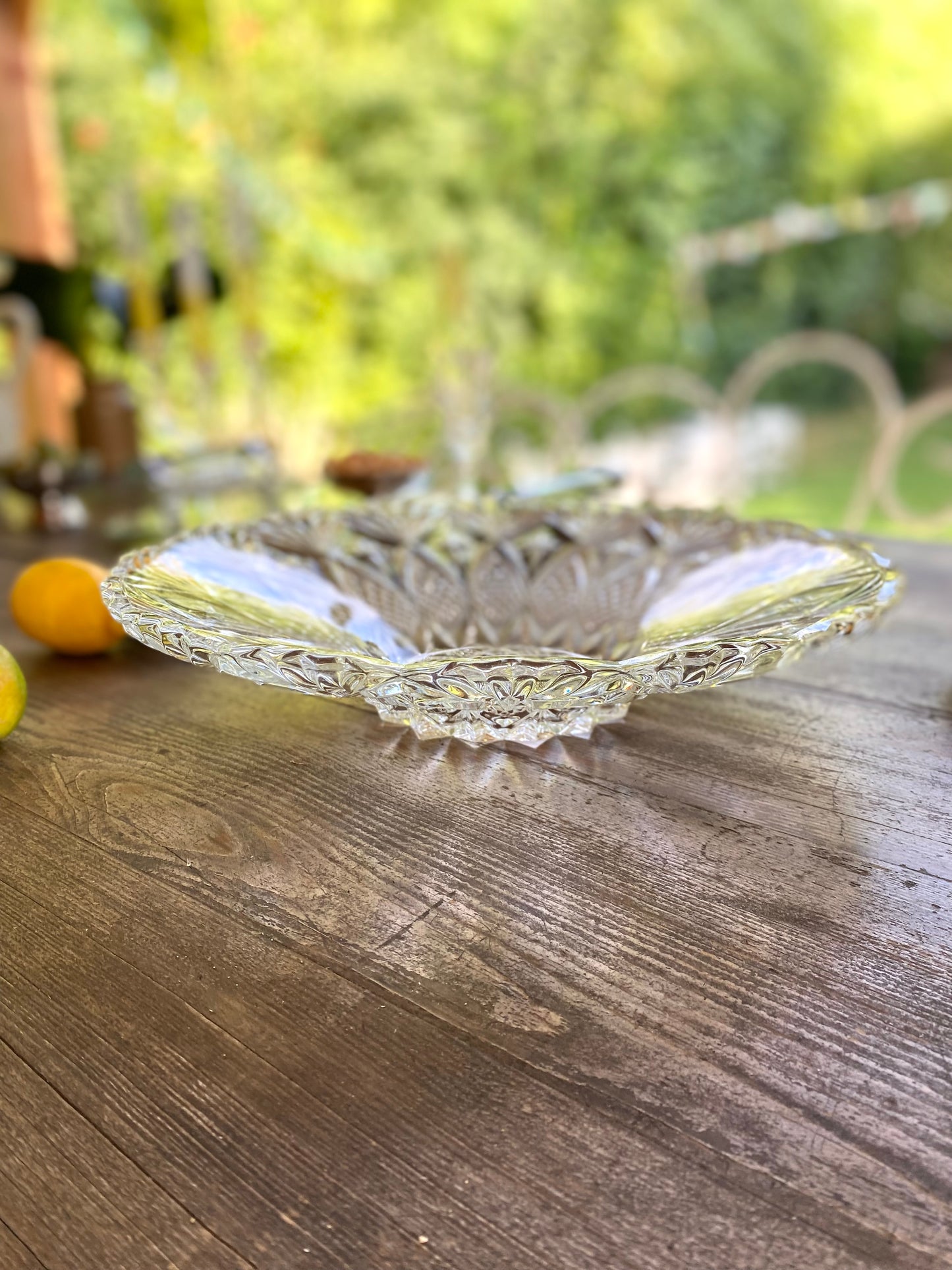 Coupe de présentation en verre ancien