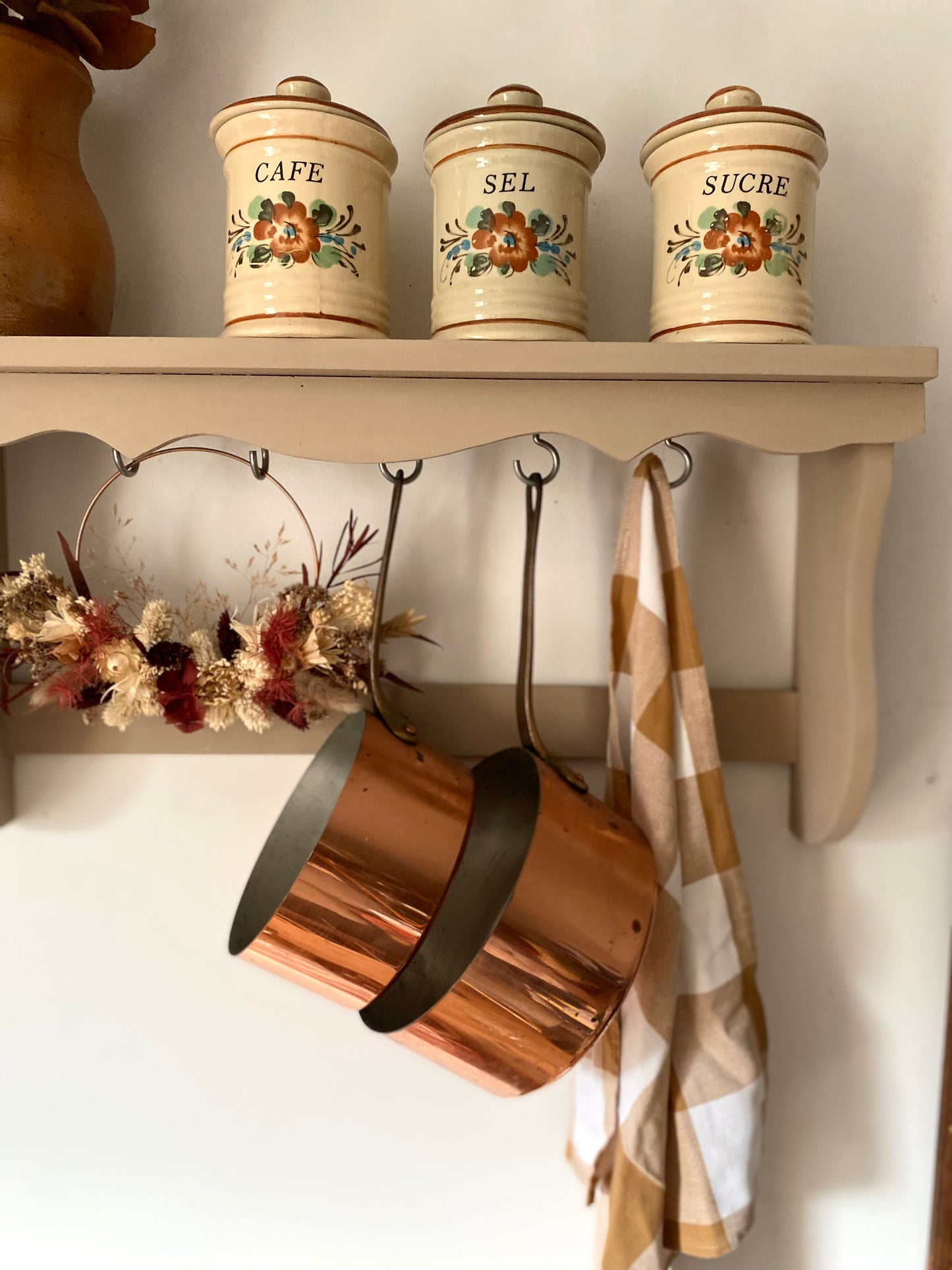 Étagère murale en bois ancien