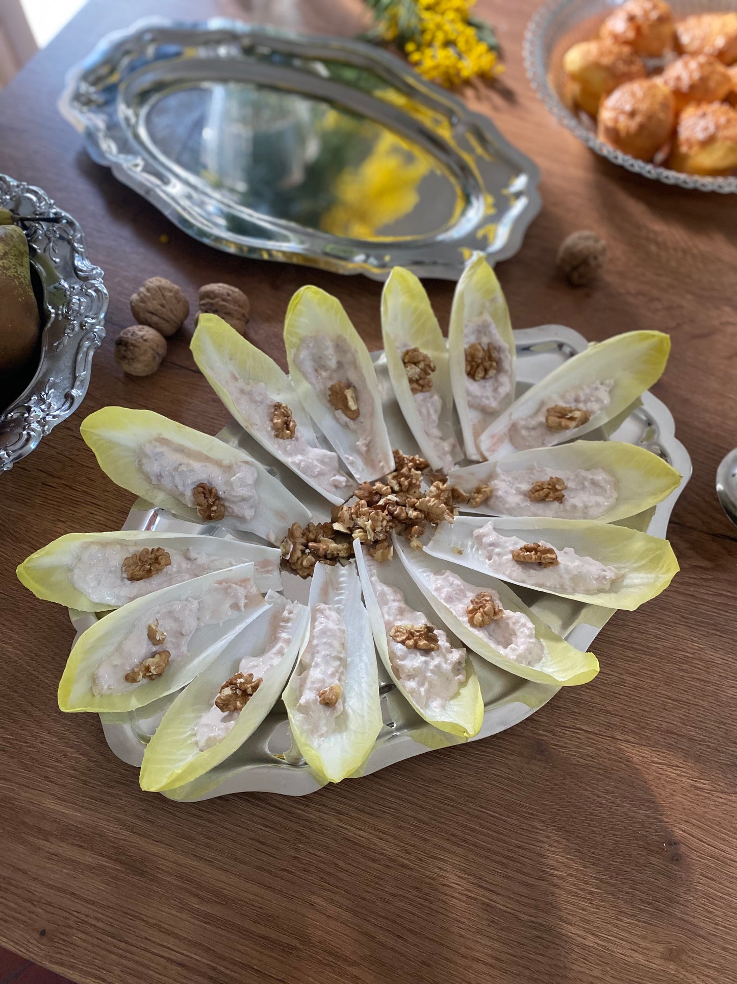 Paire de plats de service en inox 1950 style Louis XV