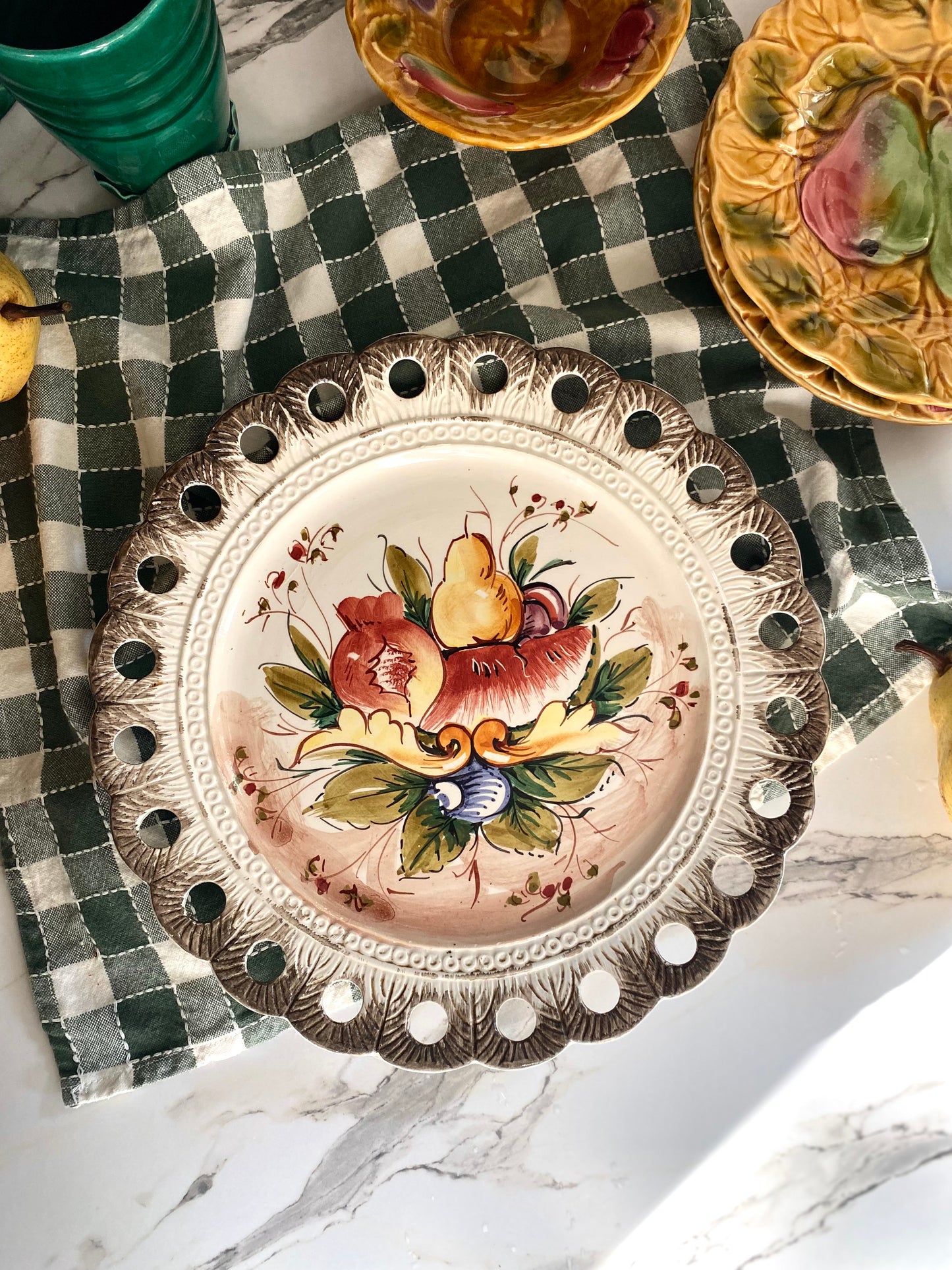 Plat en faïence ancienne