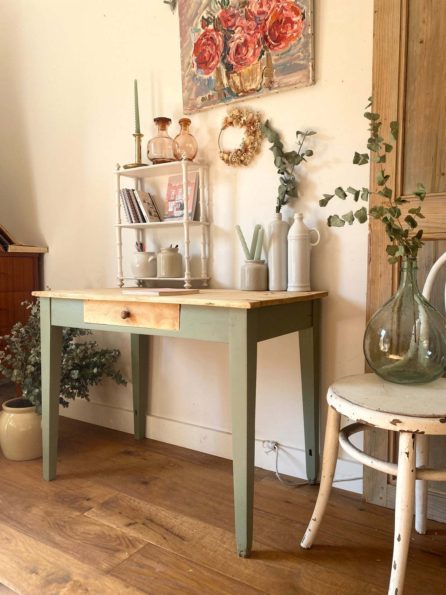 Bureau d’écolier en bois ancien rénové
