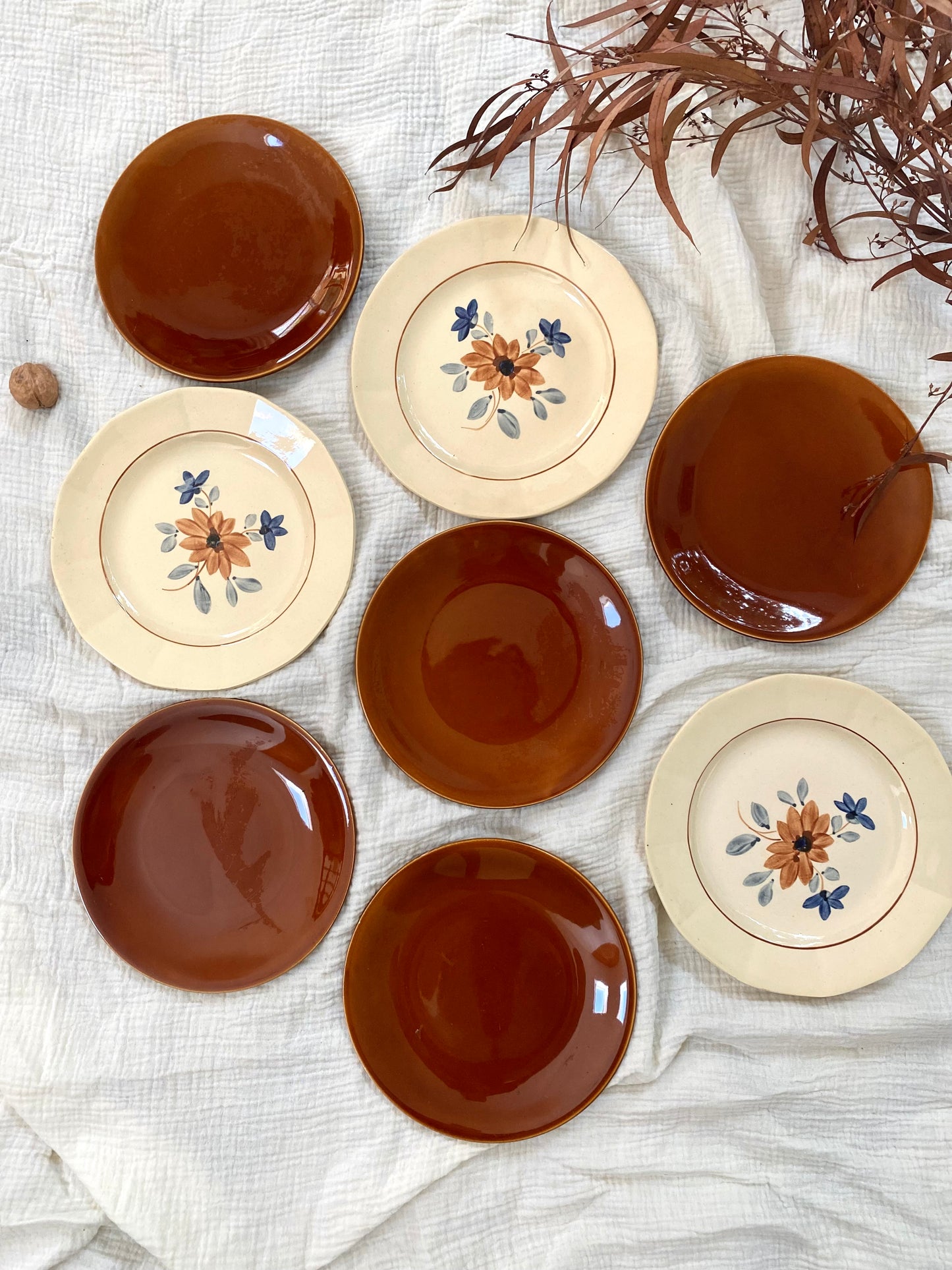 Assiettes à dessert anciennes