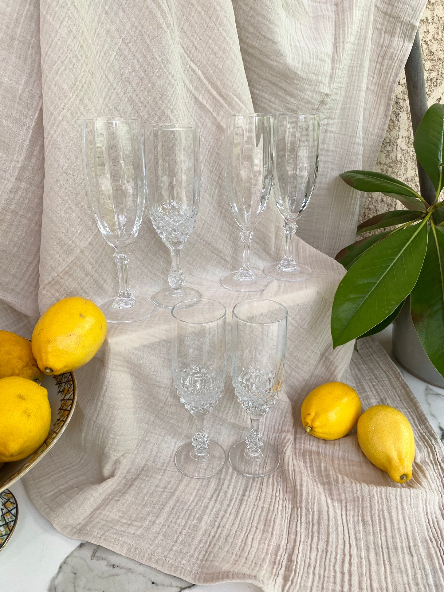 Service de 6 flûtes à champagne dépareillées