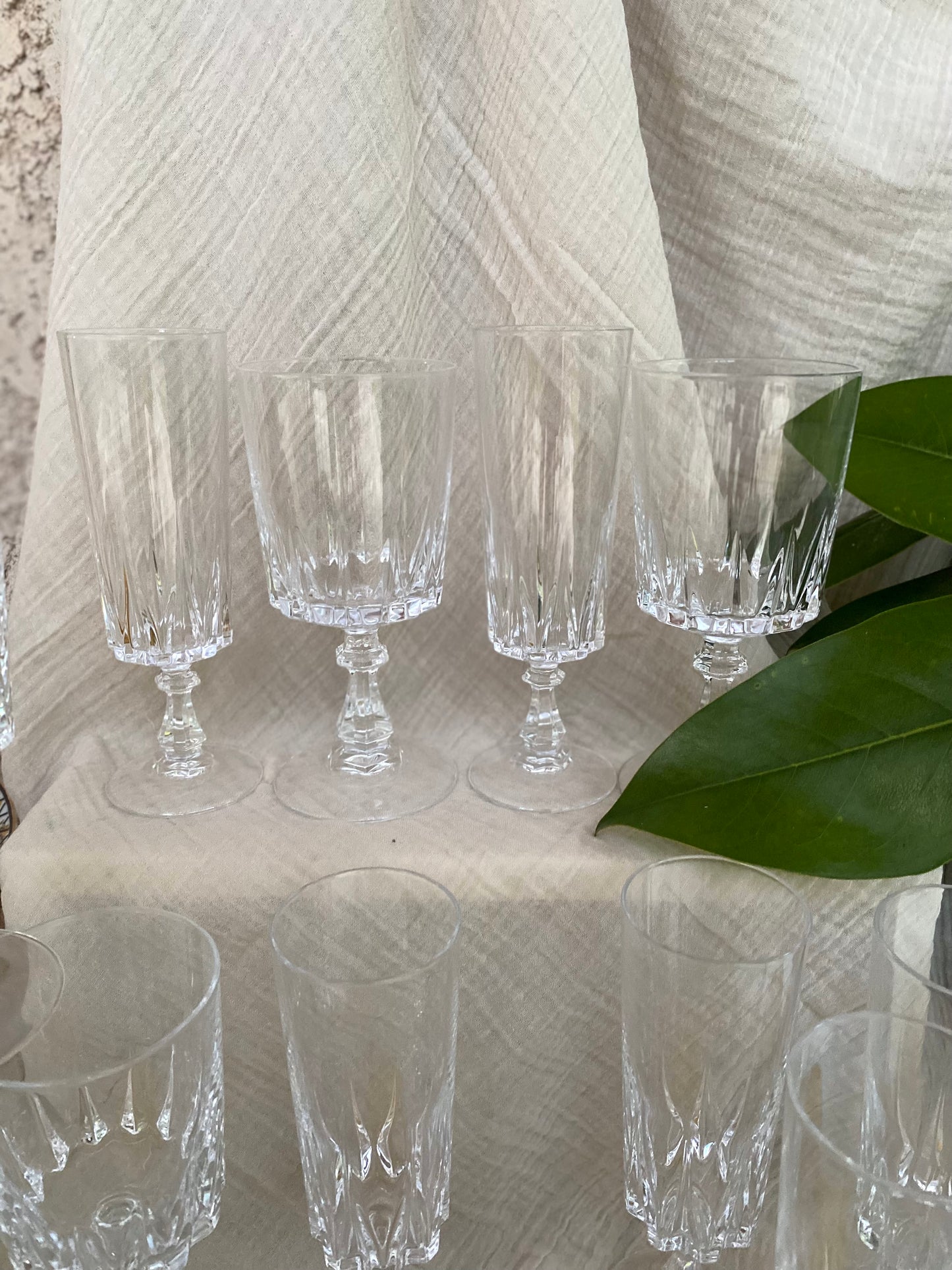 Service de 12 verres en cristal taillé 1970