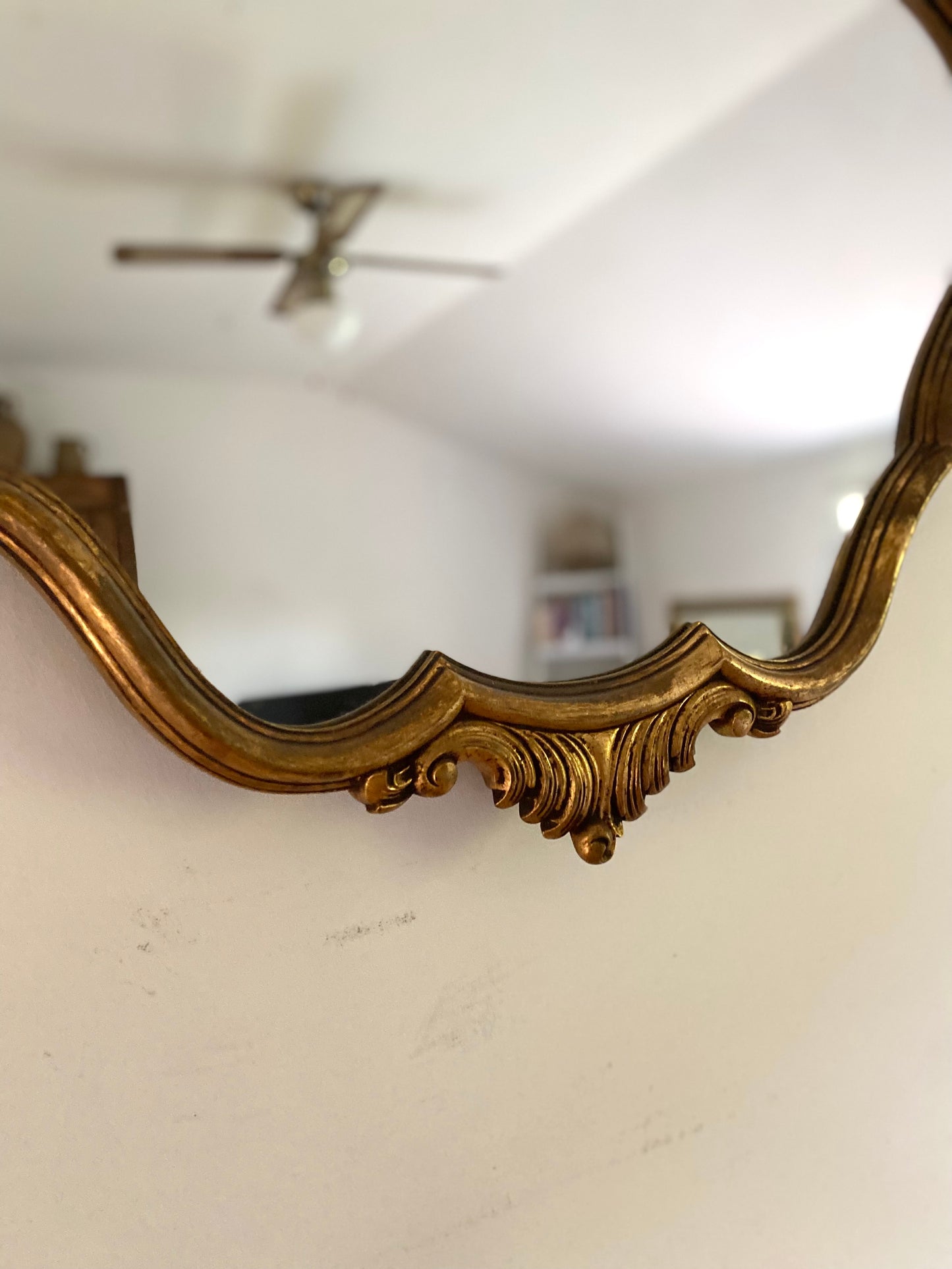 Miroir baroque ancien à coquille