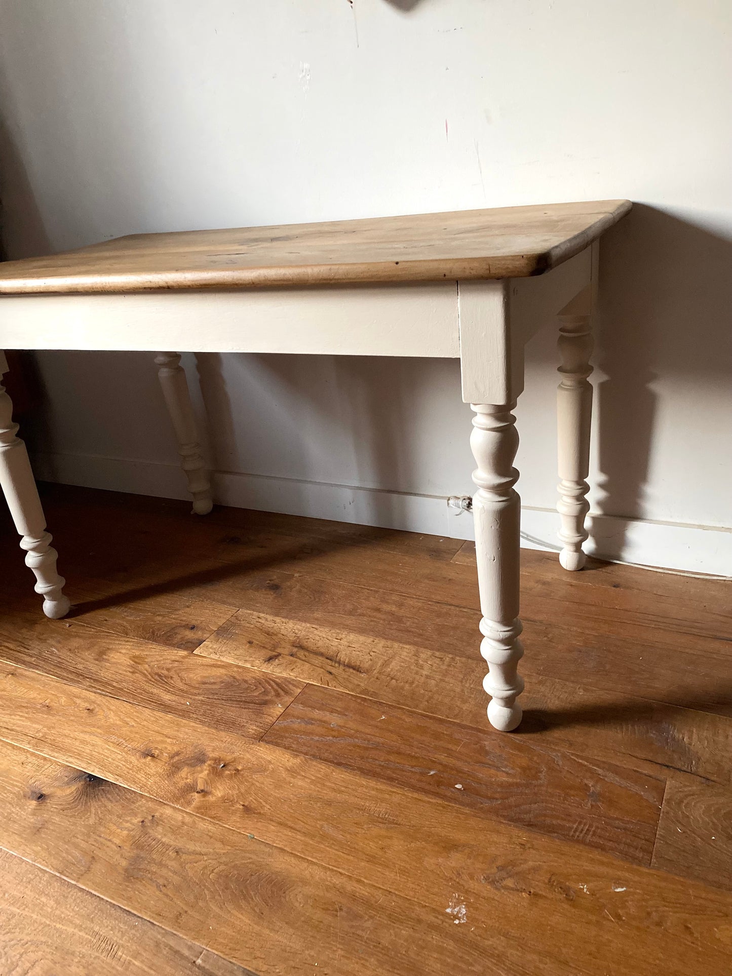 Table ancienne en noyer