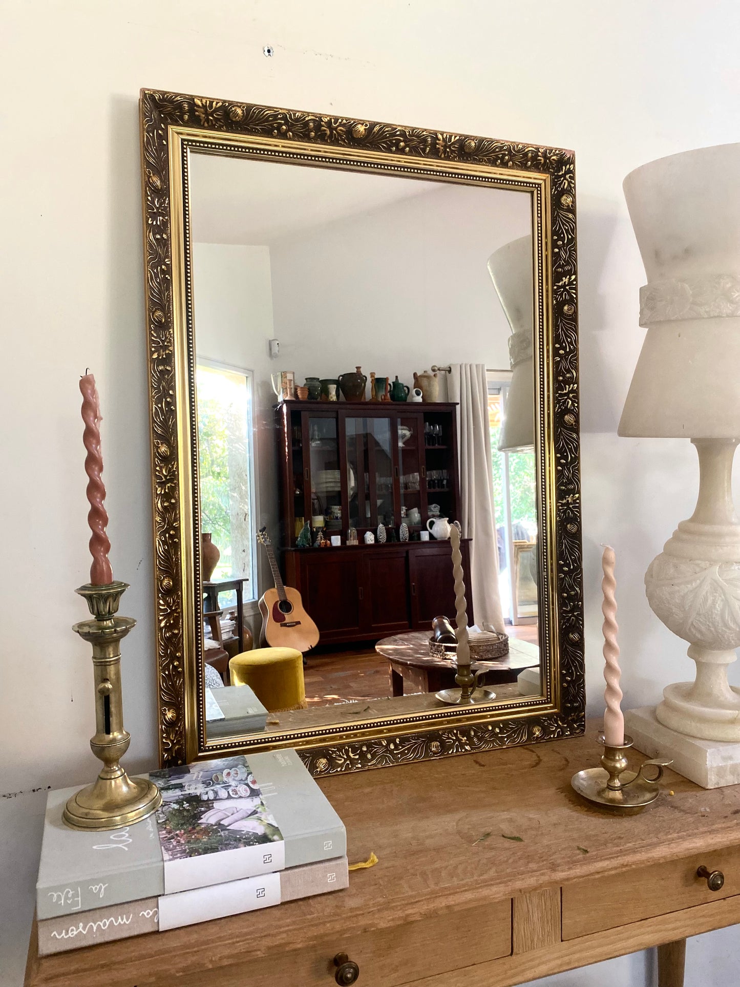 Grand Miroir de Style Classique – Cadre Doré Patiné - 1970