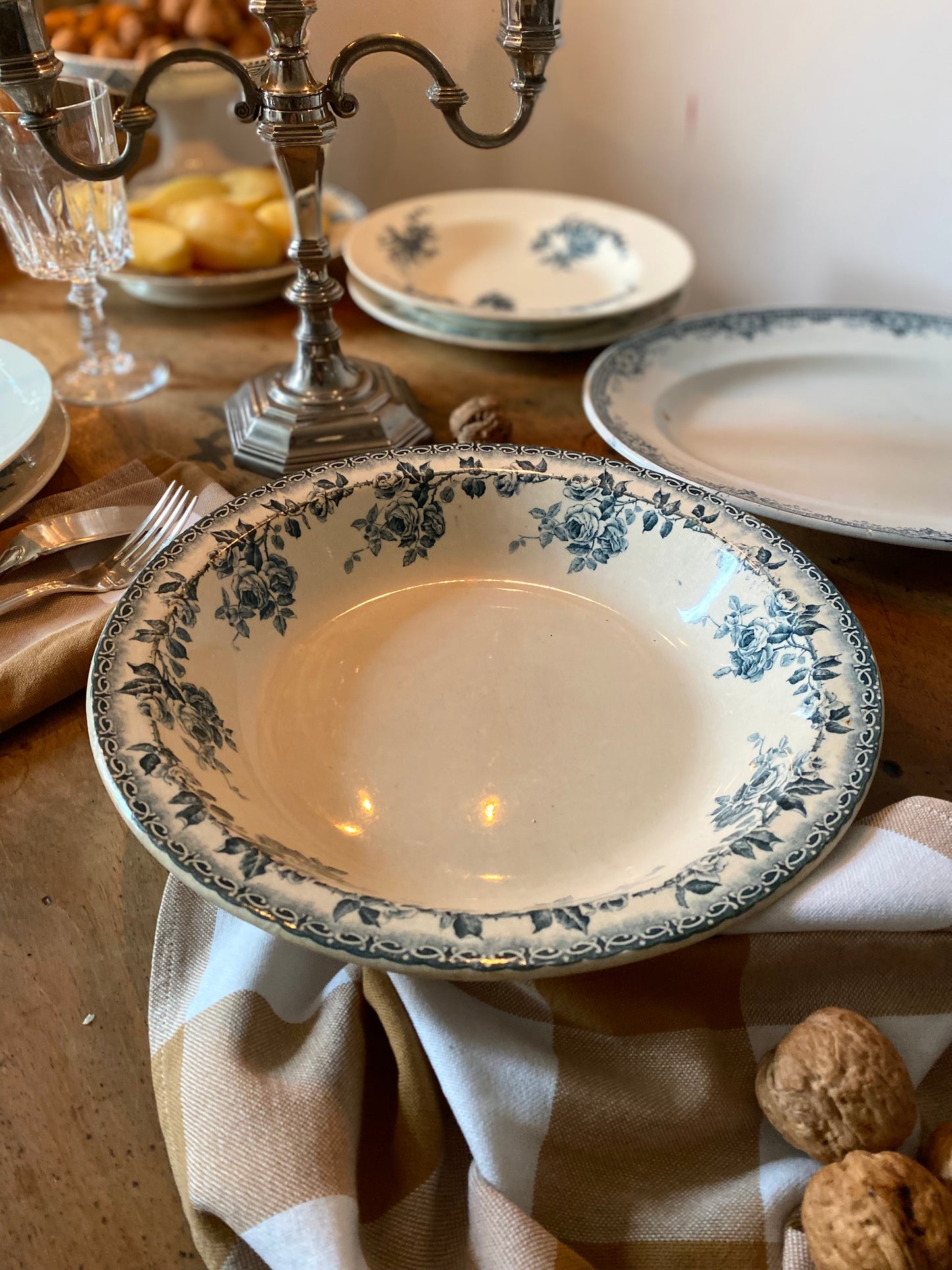 Plat creux en faïence Terre de fer