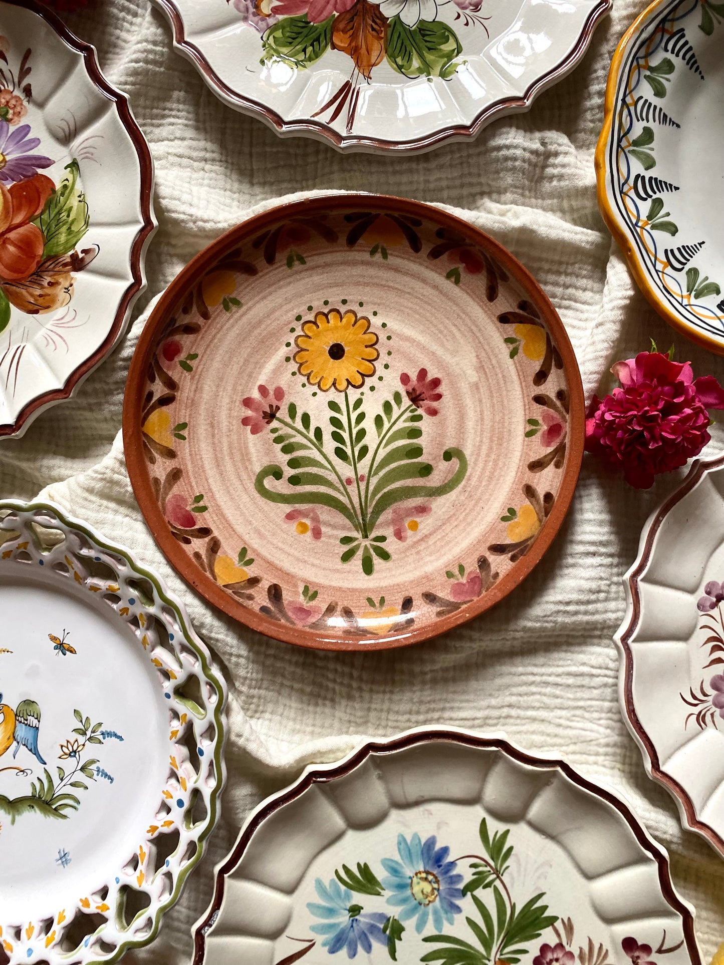 Assiettes anciennes dépareillées