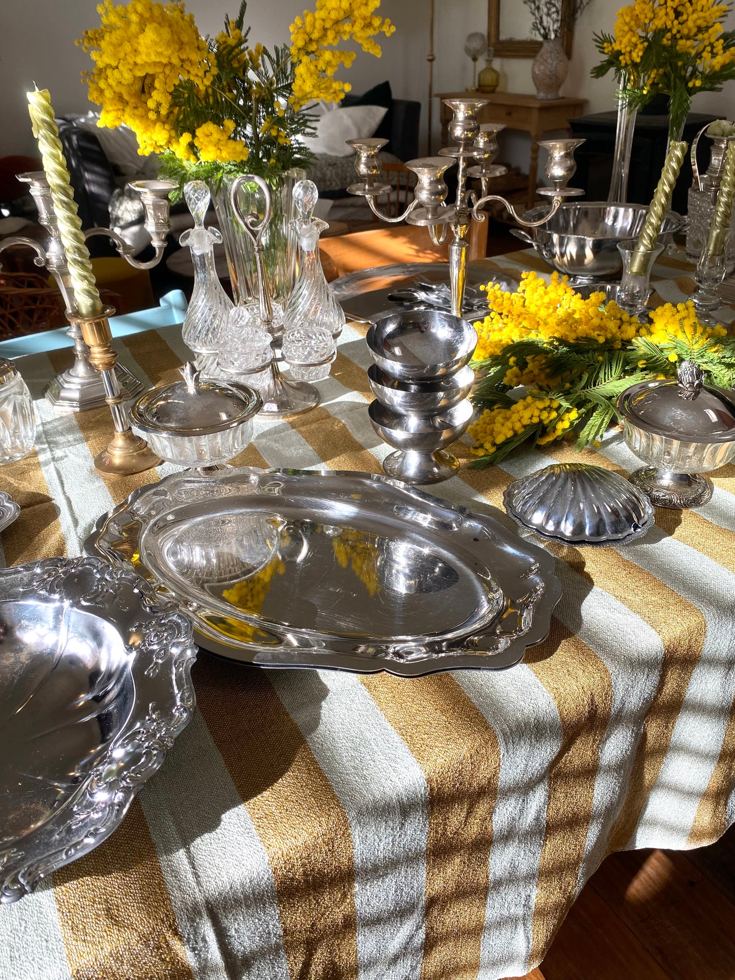 Paire de plats de service en inox 1950 style Louis XV