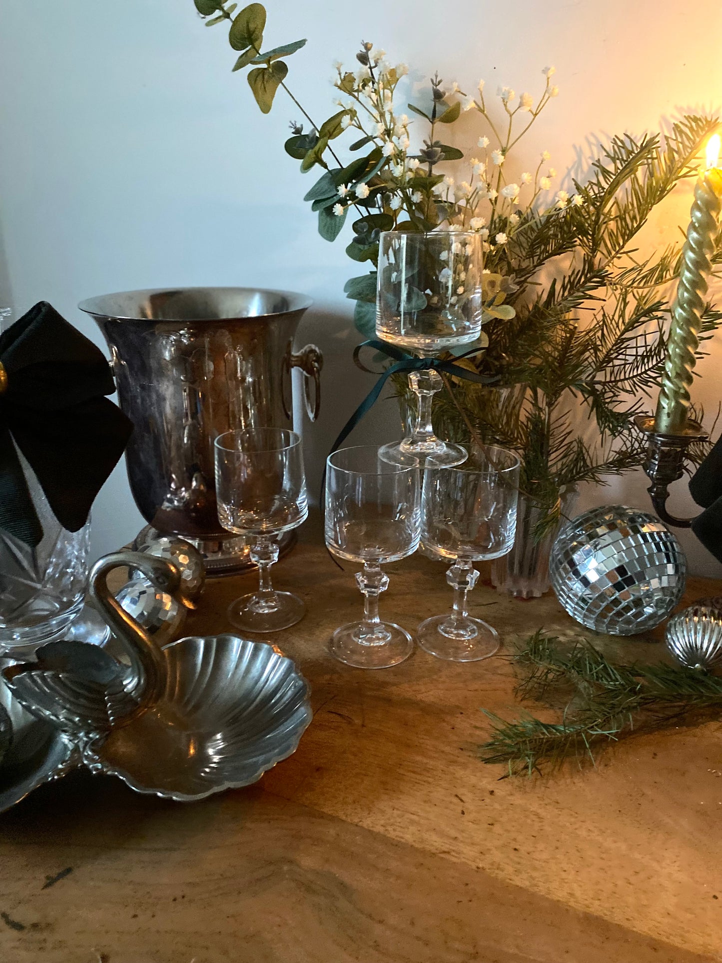 Verres à pied en cristal ancien