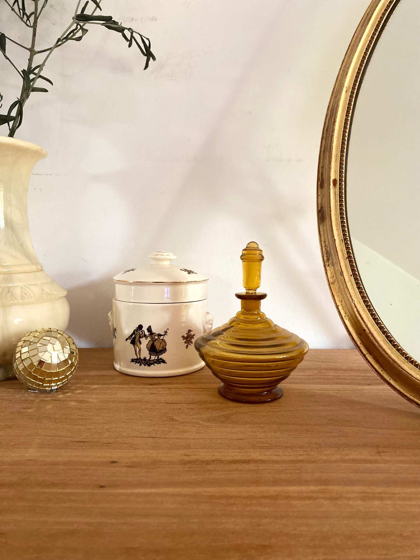 Flacon à parfum en verre ambré ancien