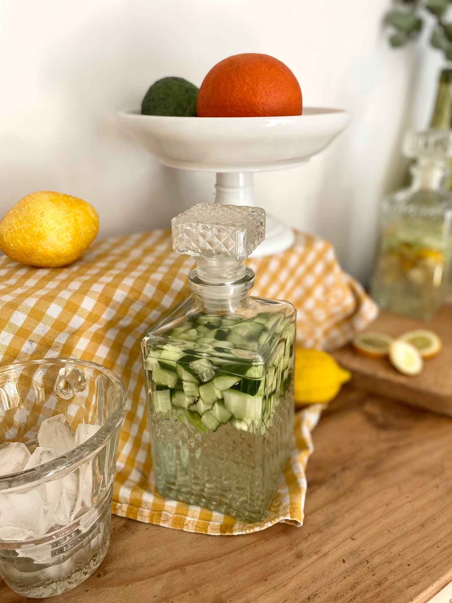 Carafe à liqueur vintage en verre taillé