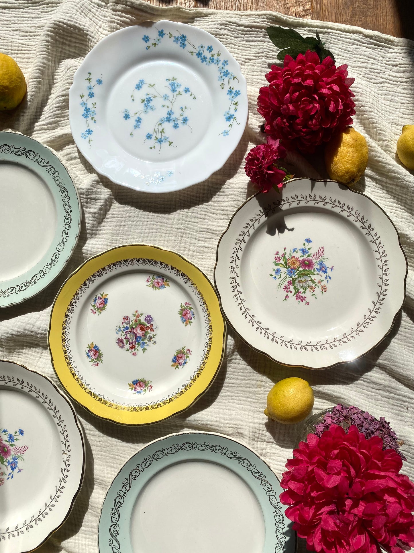 Assiettes anciennes dépareillées