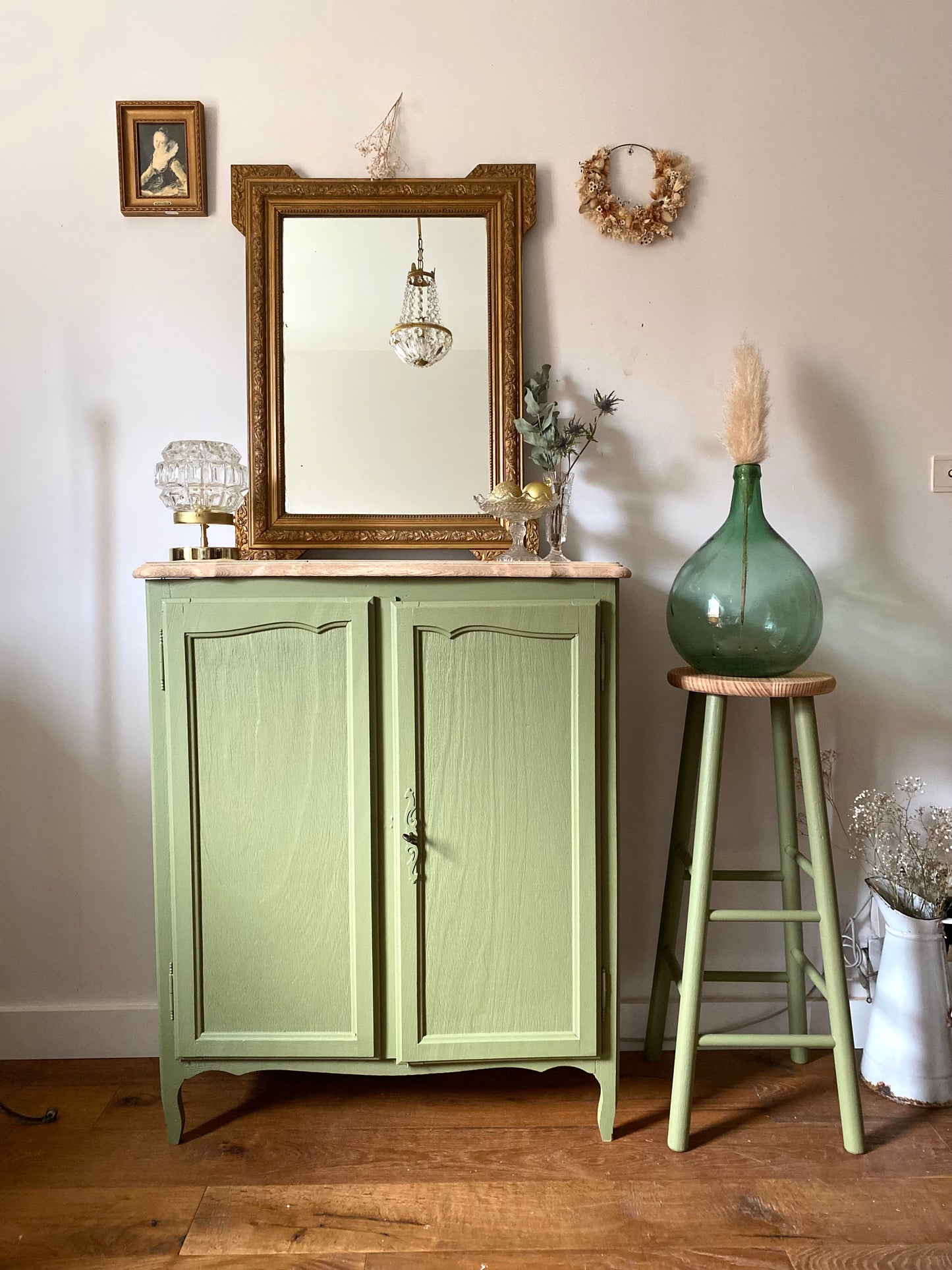 Buffet parisien ancien à chaussures