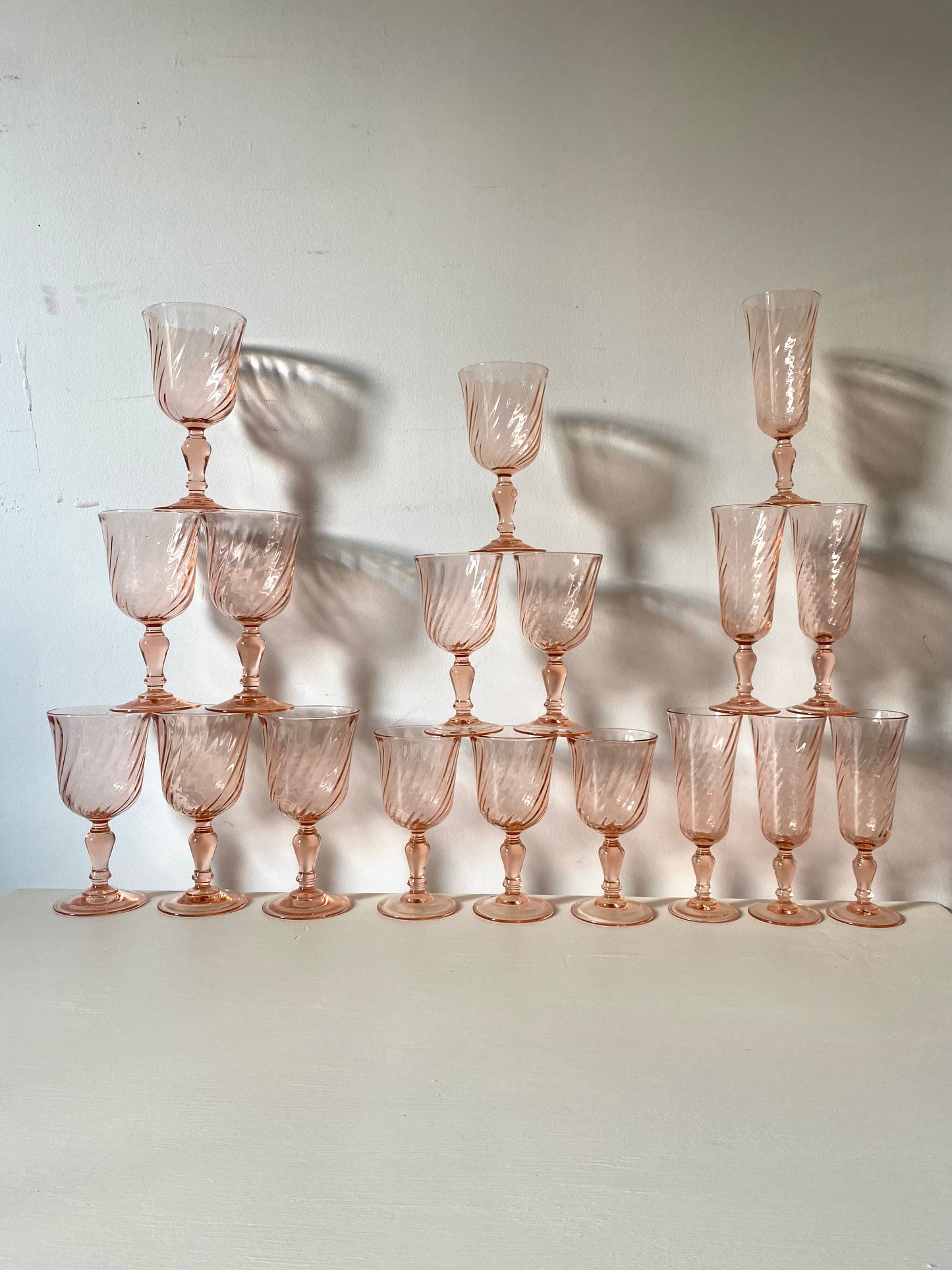 Service de 18 verres en rosaline