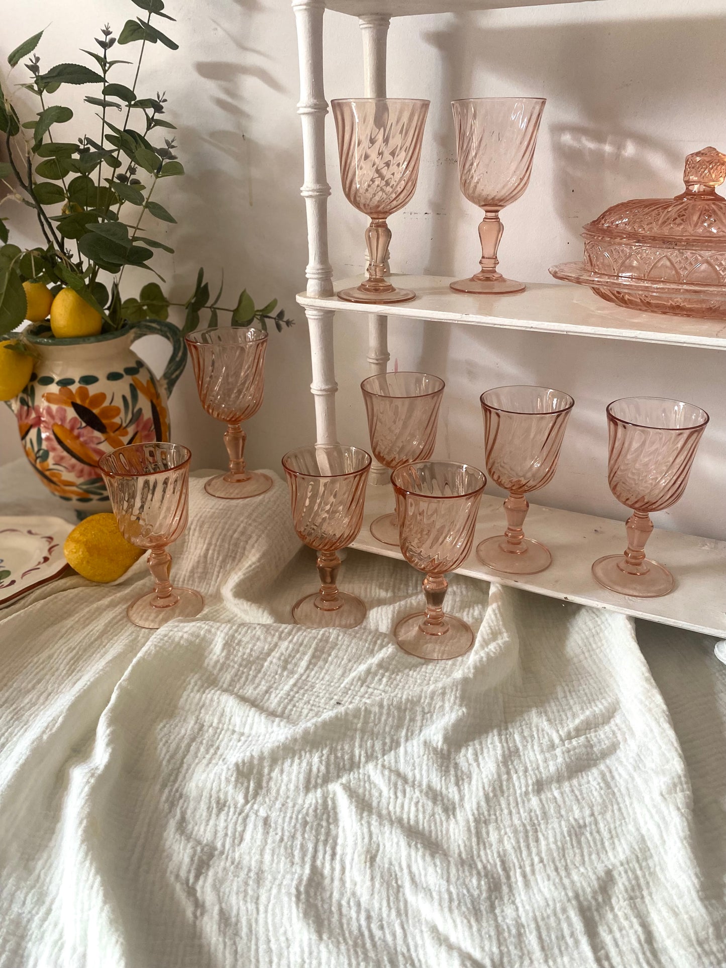 Lot de 9 verres à eau Rosaline en verre rose torsadé, Luminarc vintage
