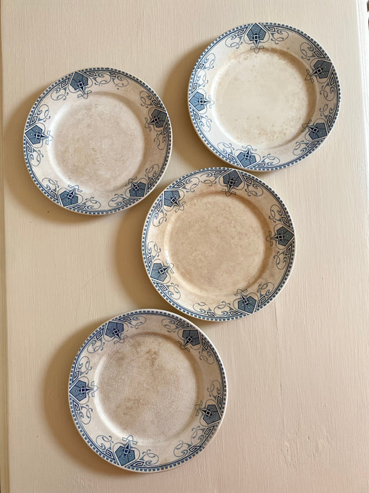 Assiettes à dessert ancienne en Terre de fer