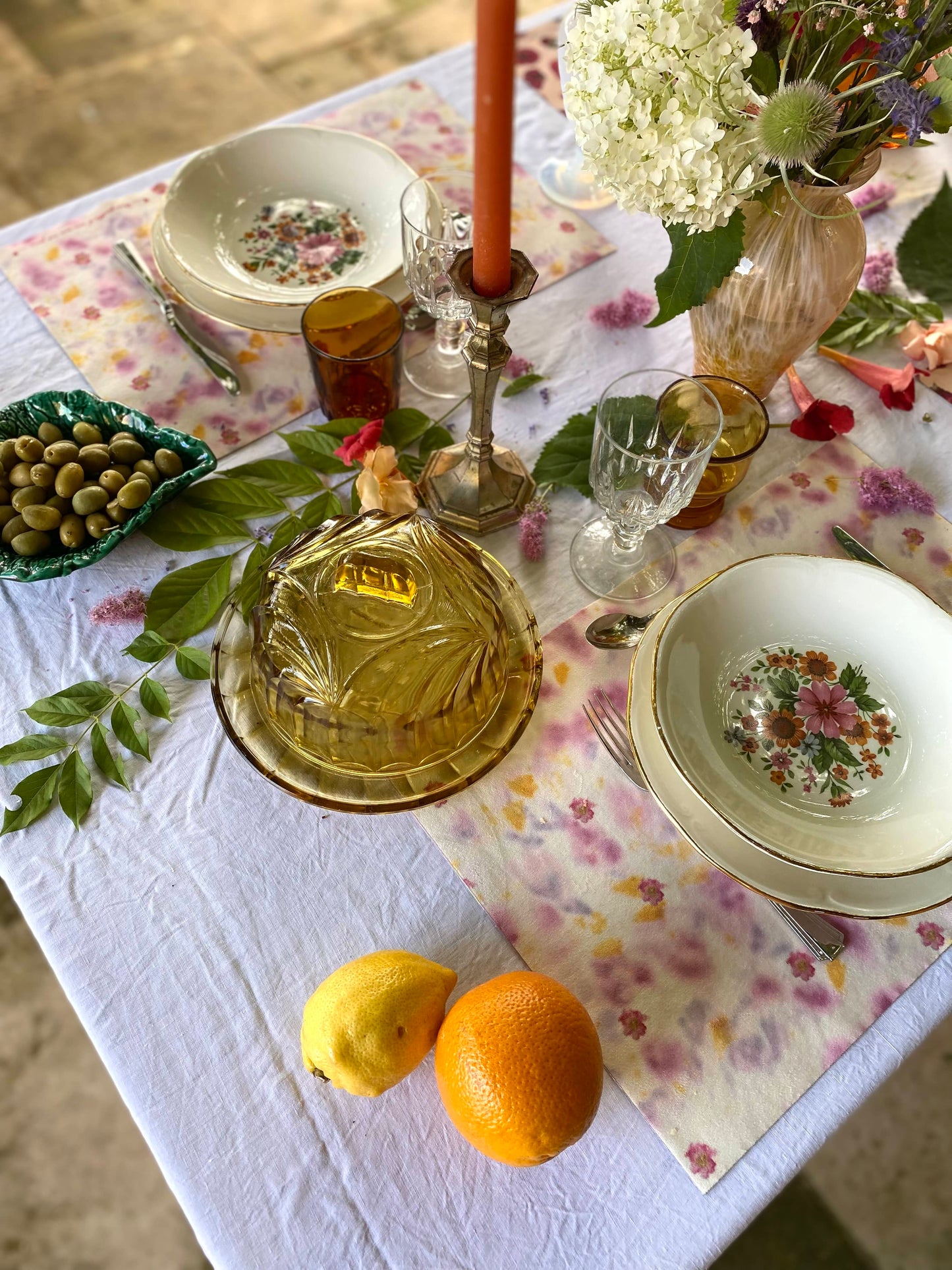 Cloche à fromage vintage en verre jaune