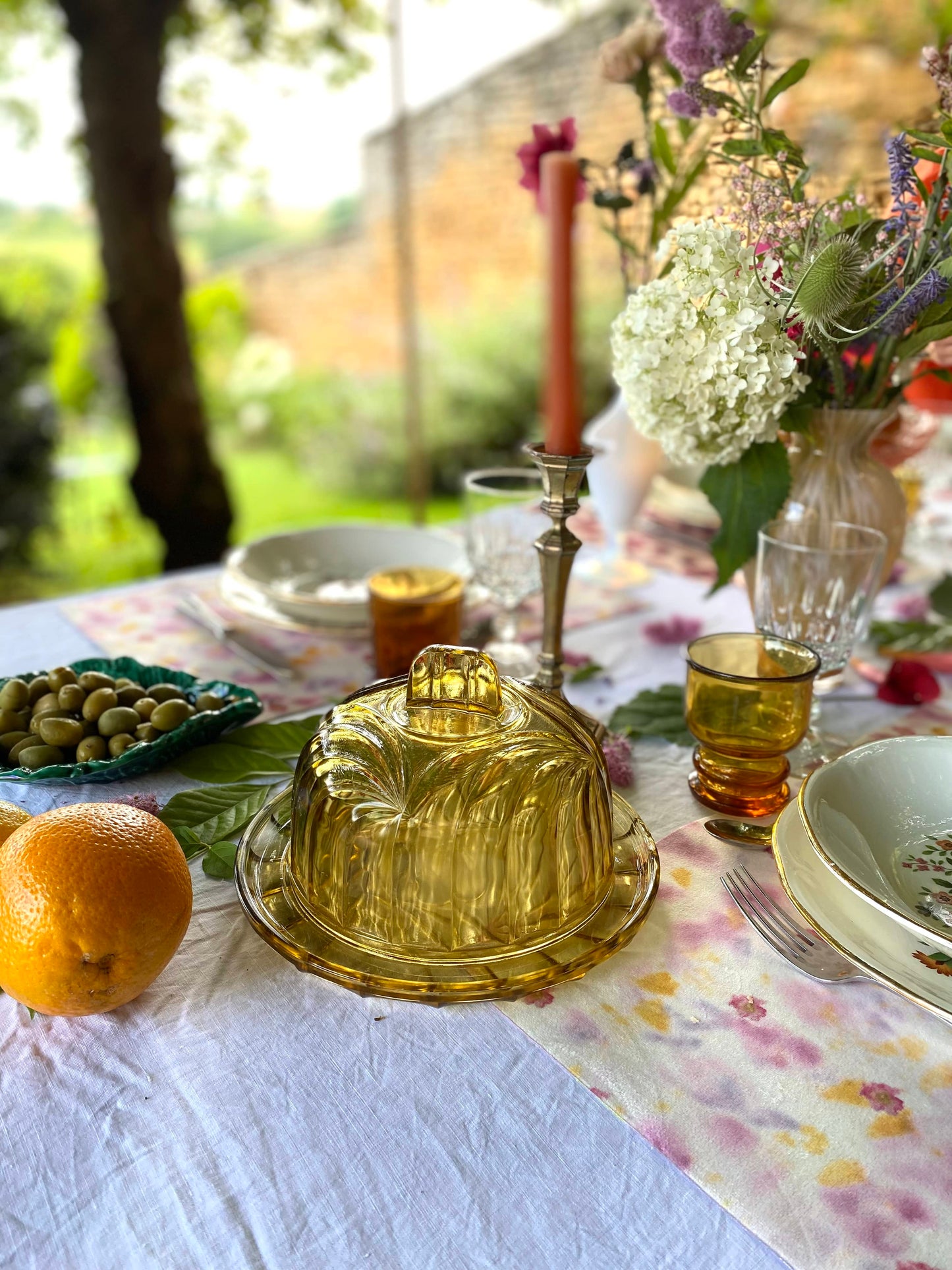 Cloche à fromage vintage en verre jaune