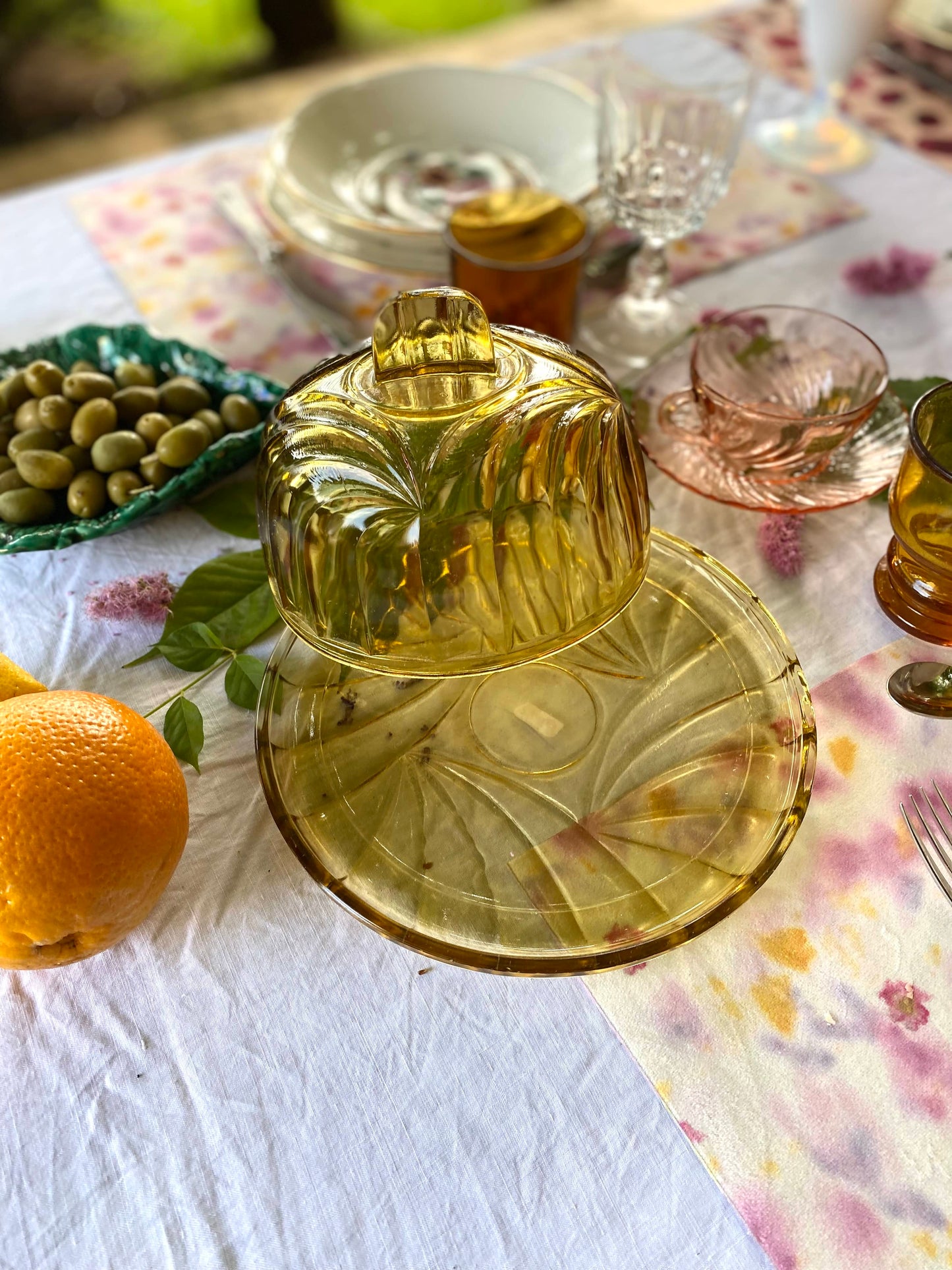 Cloche à fromage vintage en verre jaune