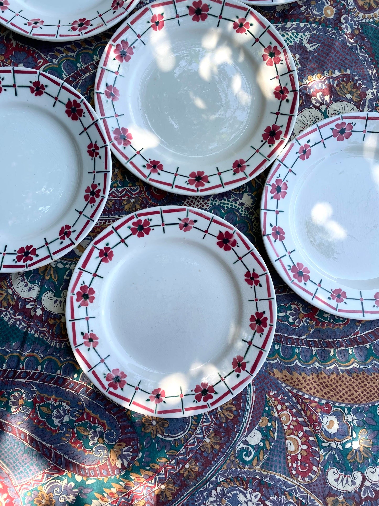 6 assiettes en faience ancienne fleurie