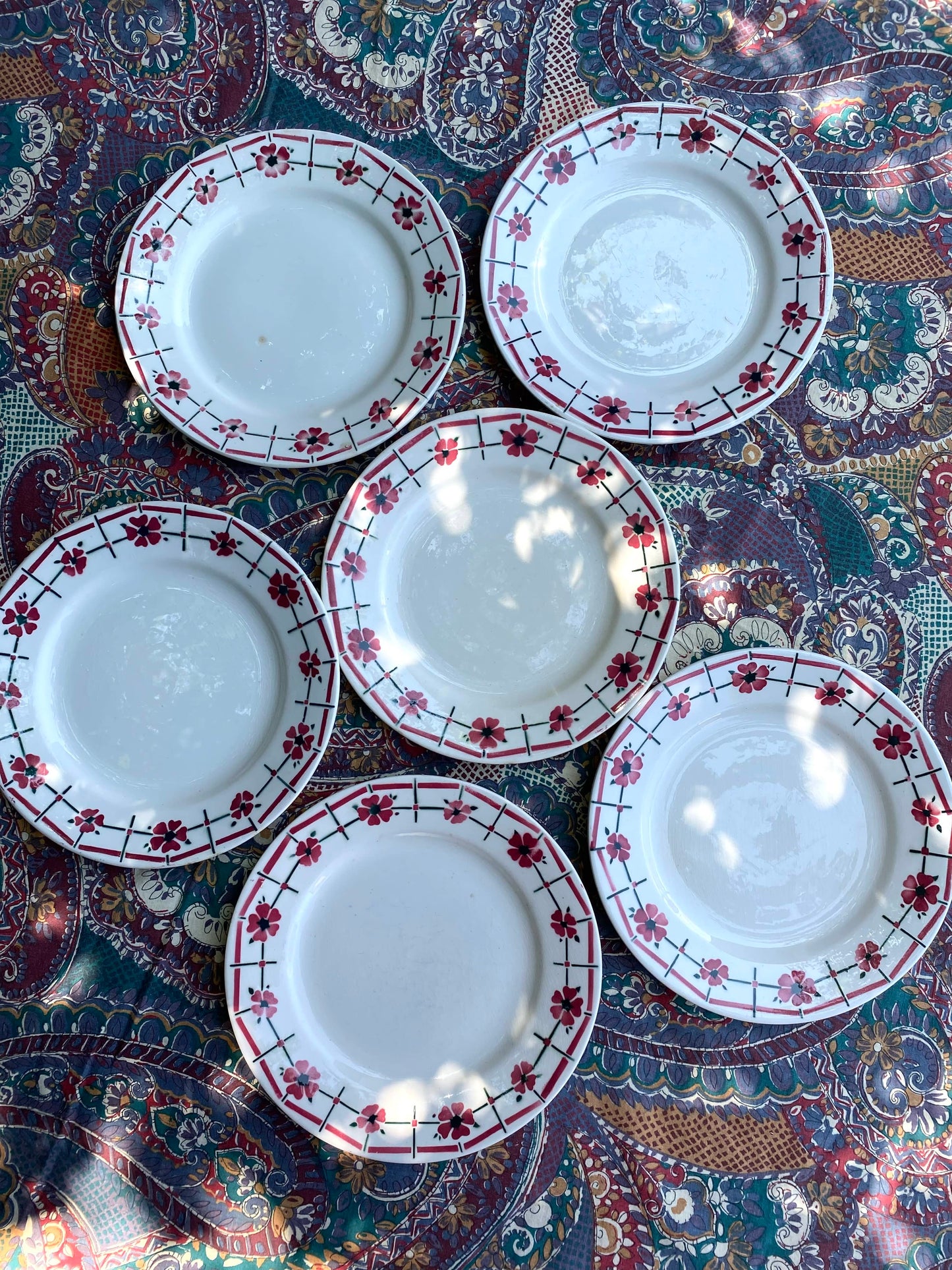 6 assiettes en faience ancienne fleurie