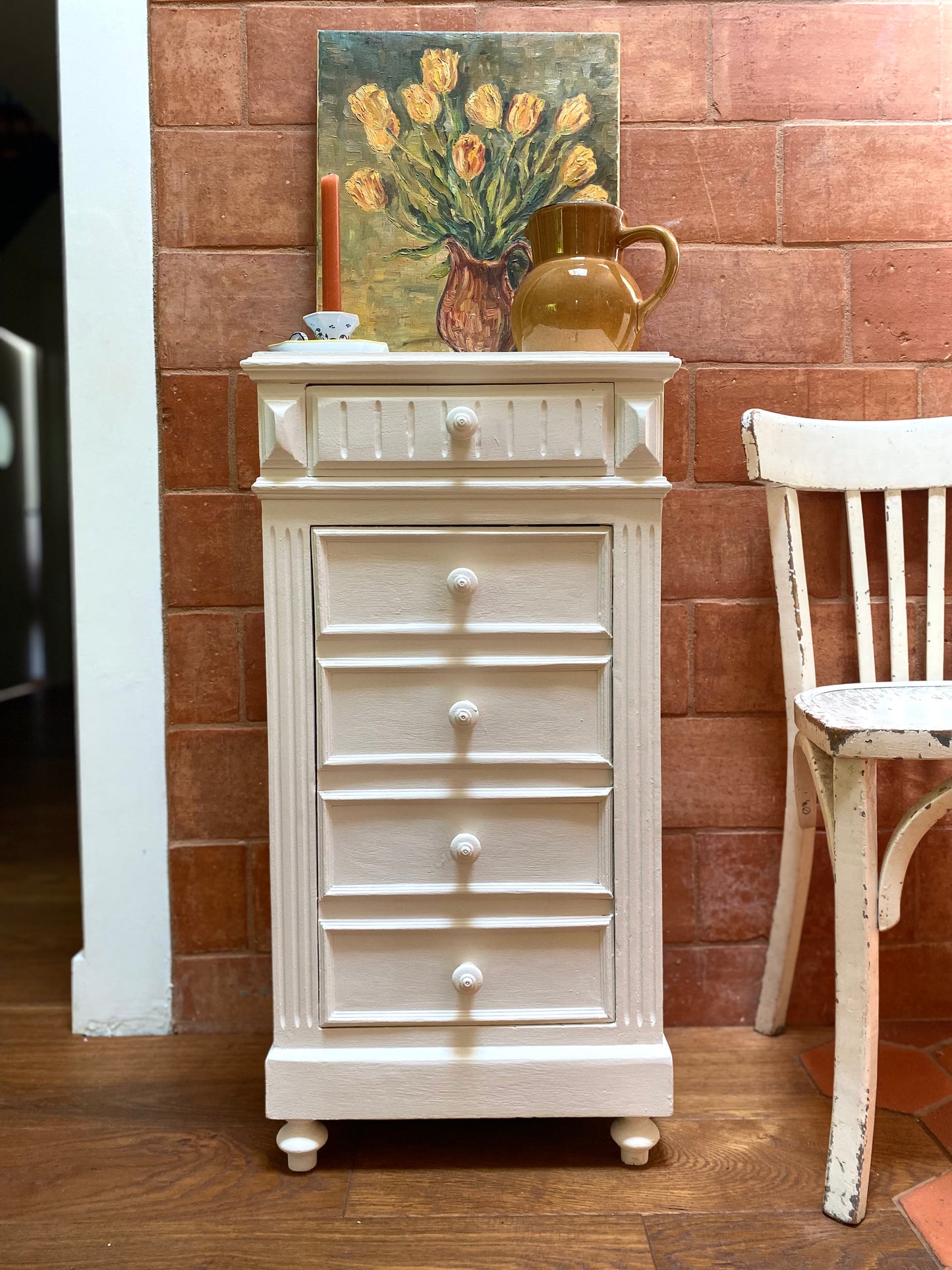 Chiffonnier en bois ancien blanc