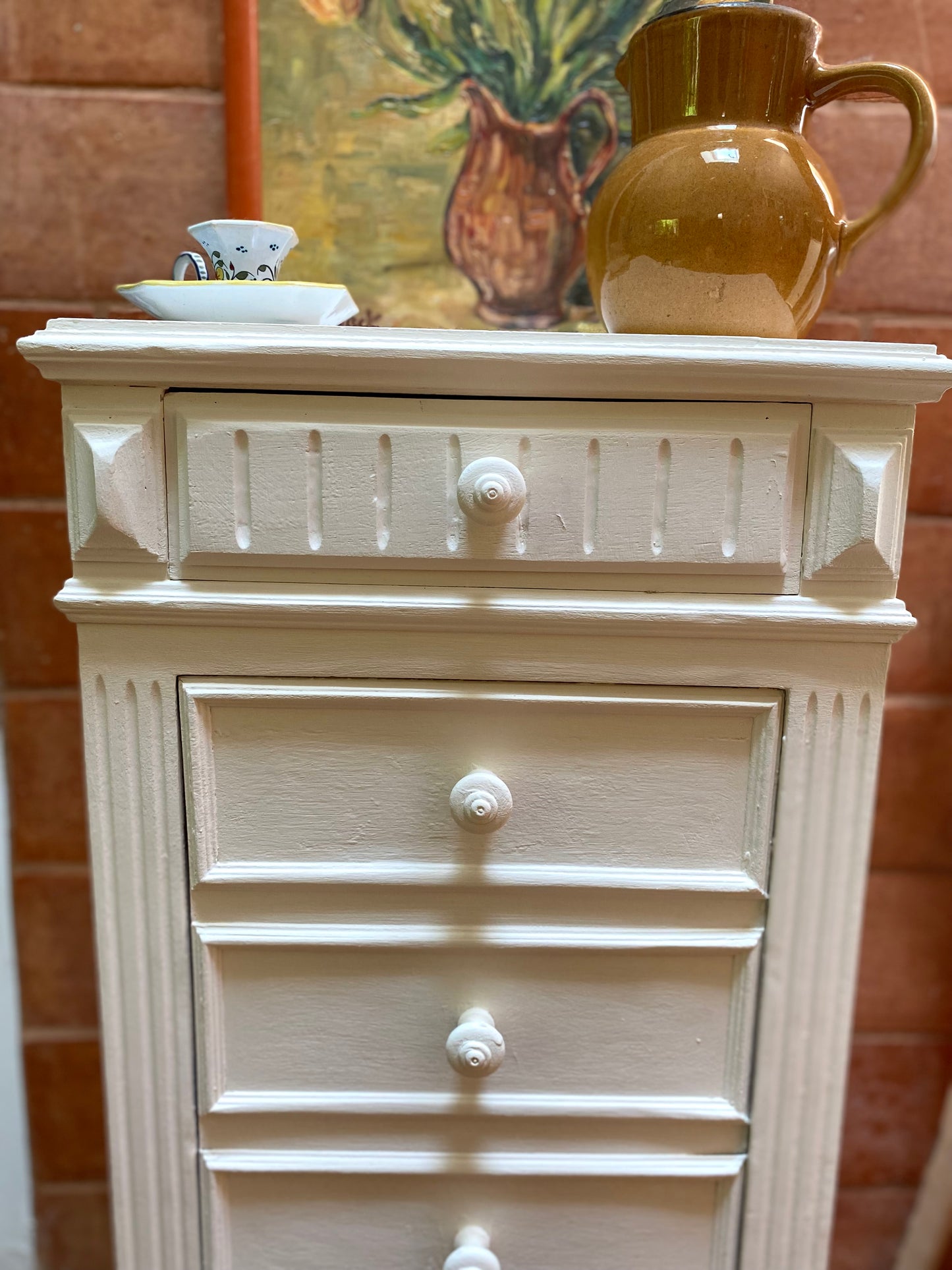 Chiffonnier en bois ancien blanc