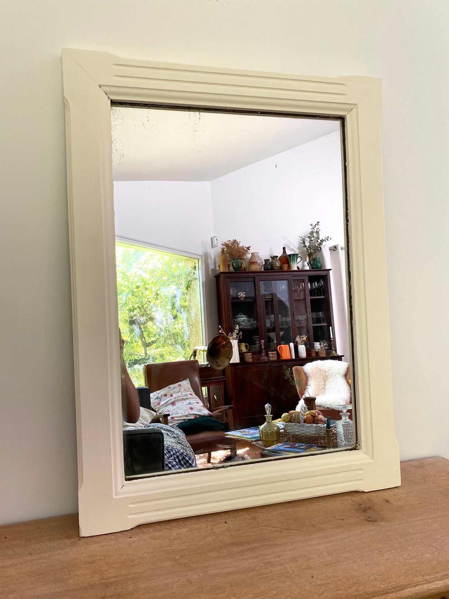 Grand miroir en bois ancien blanc