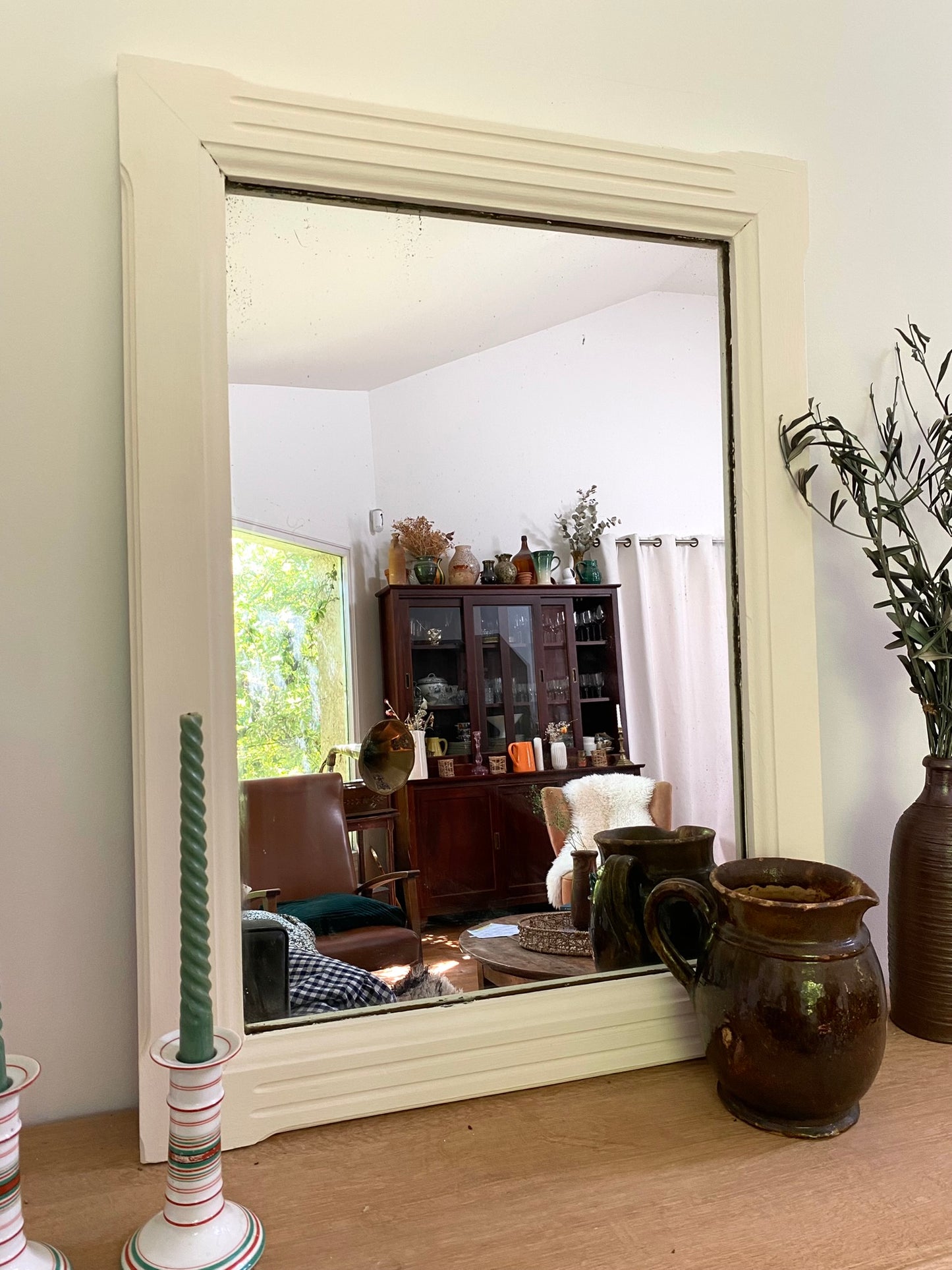 Grand miroir en bois ancien blanc