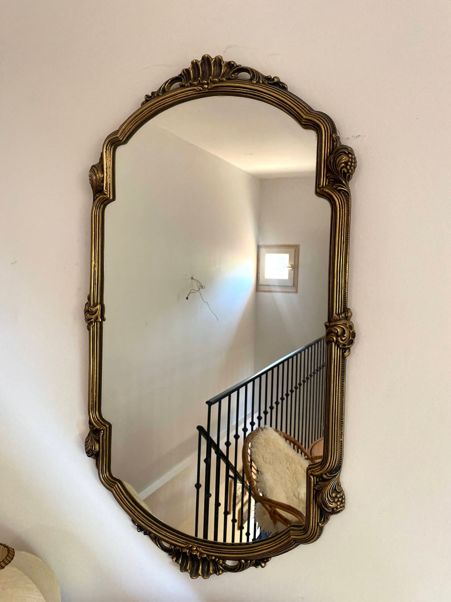 Miroir ancien en laiton orné italien