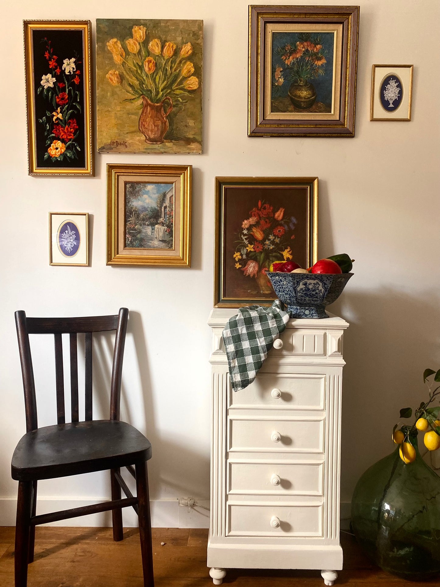 Chiffonnier en bois ancien blanc