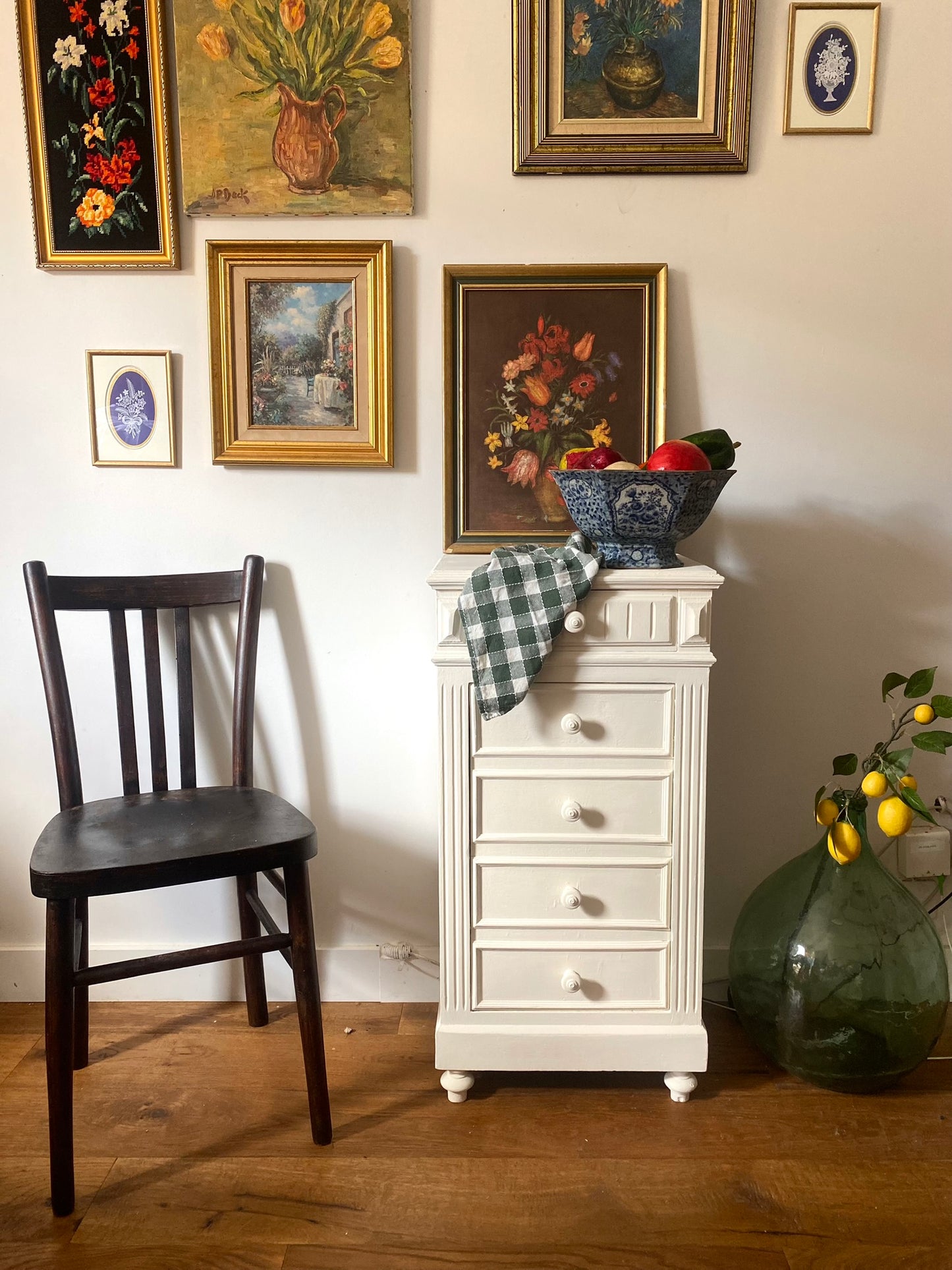 Chiffonnier en bois ancien blanc