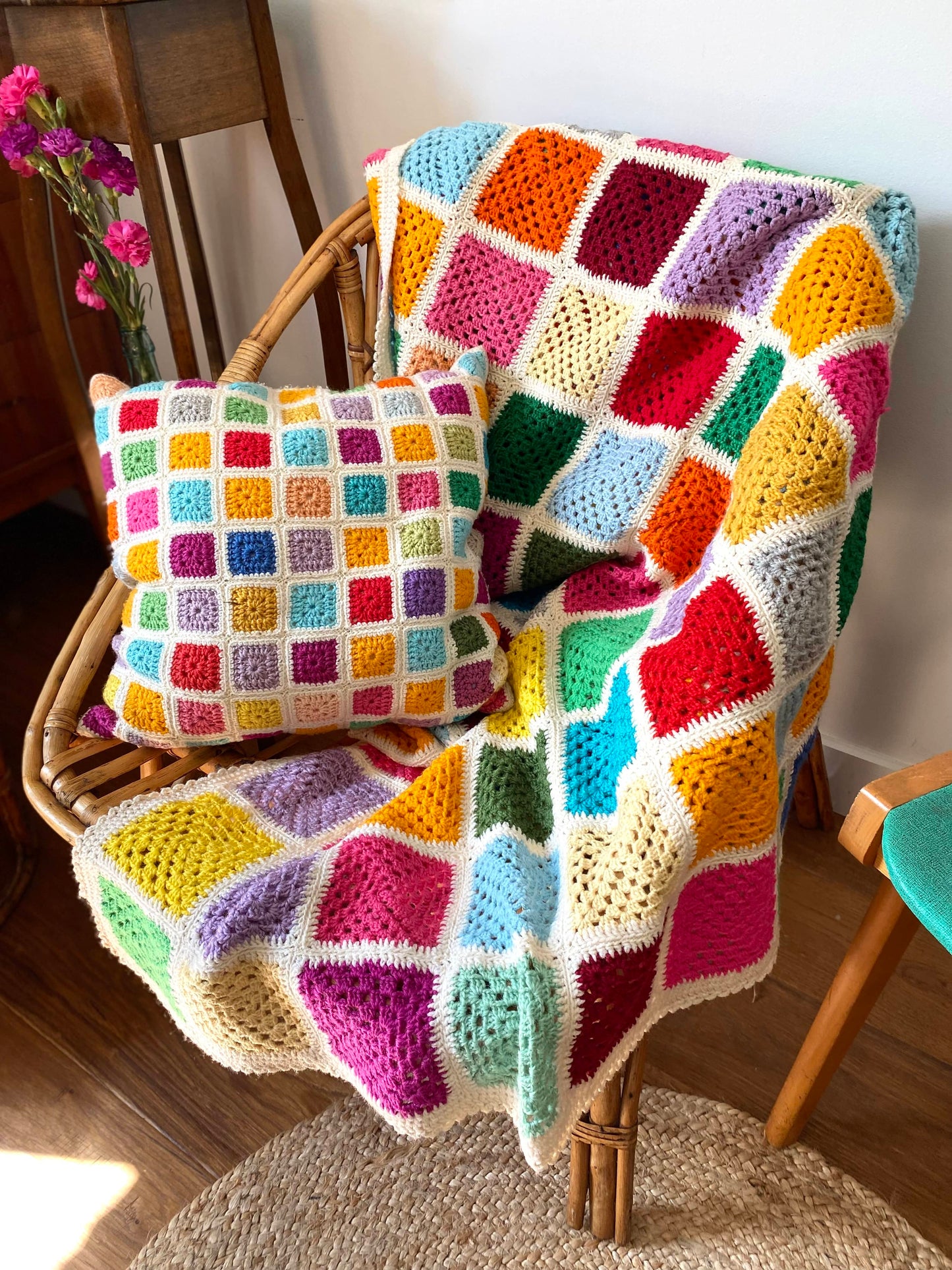 Coussin carré en crochet vintage granny square