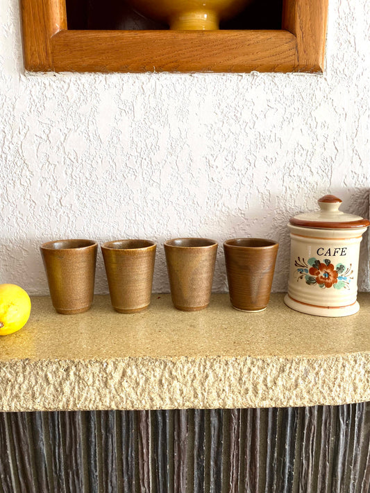 4 verres en grès ancien