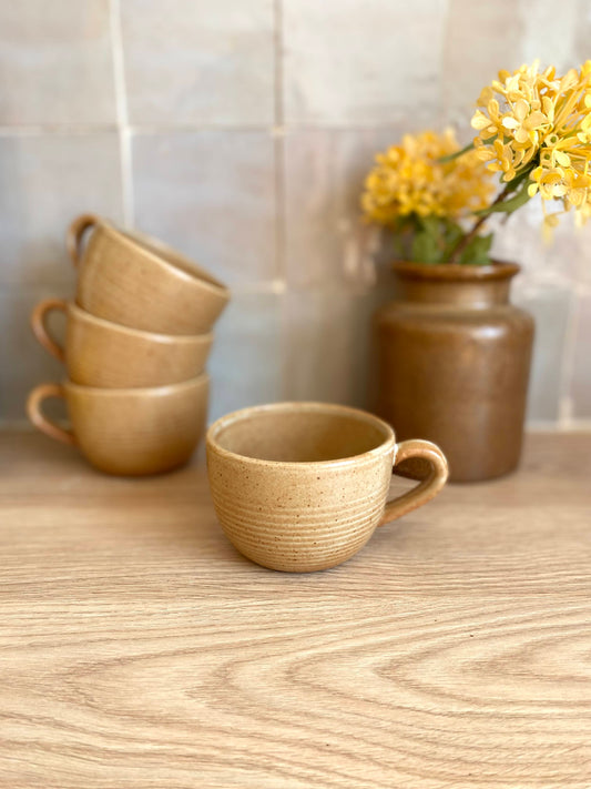 4 tasses à café en grès beige ancien