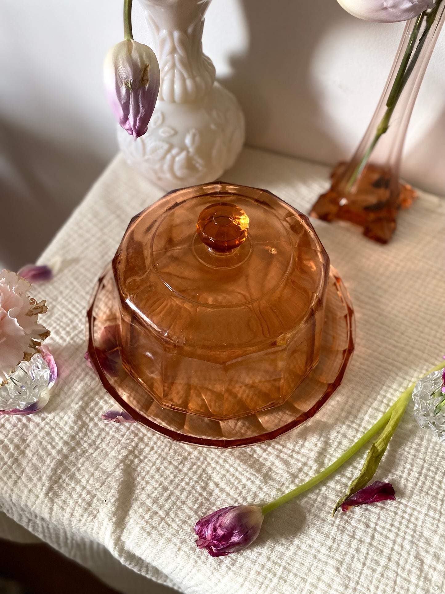 Cloche à fromage en rosaline ancienne