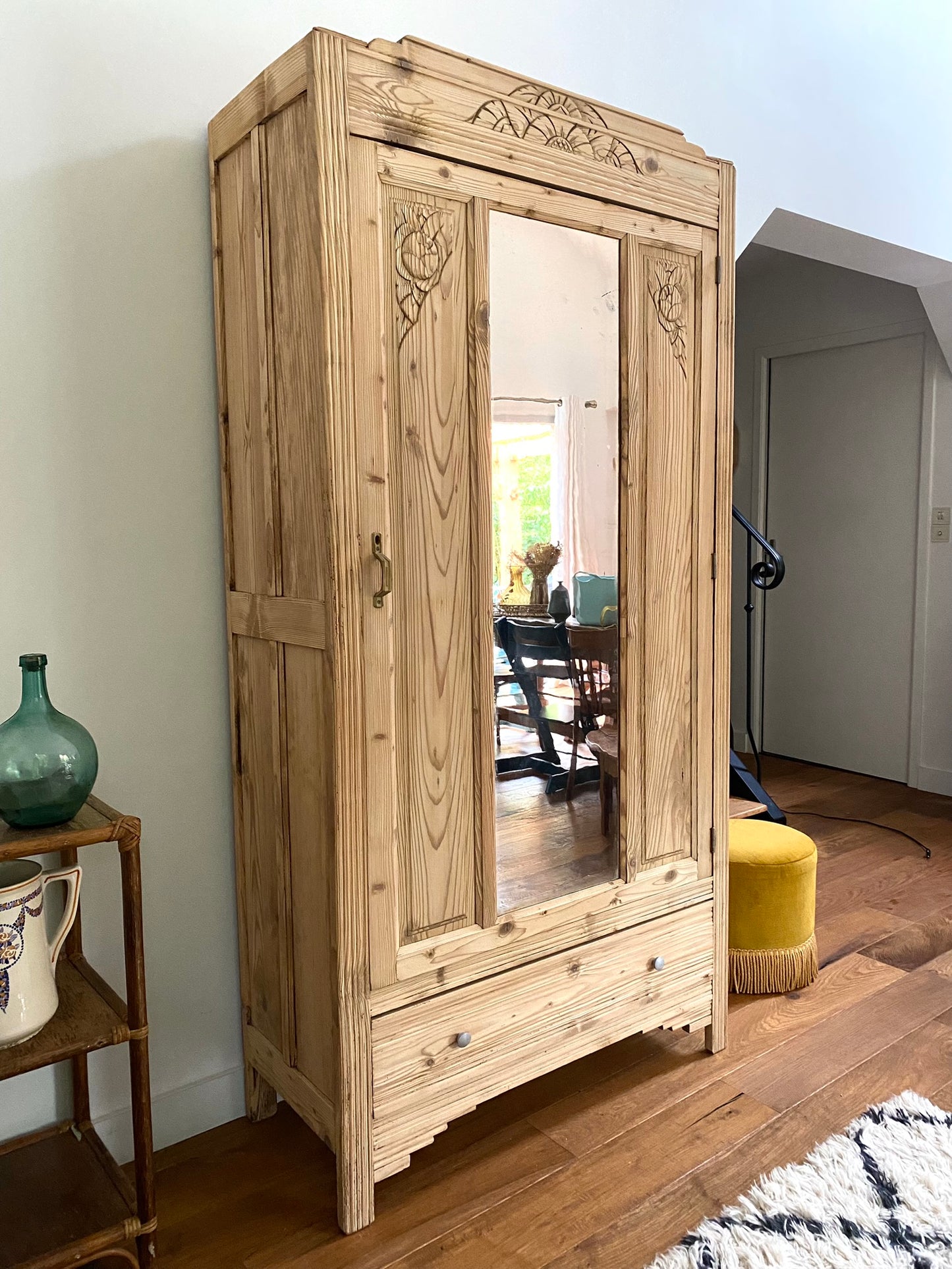 Armoire Art deco en bois massif