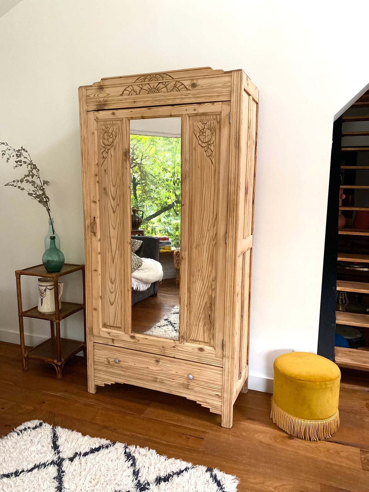 Armoire Art deco en bois massif