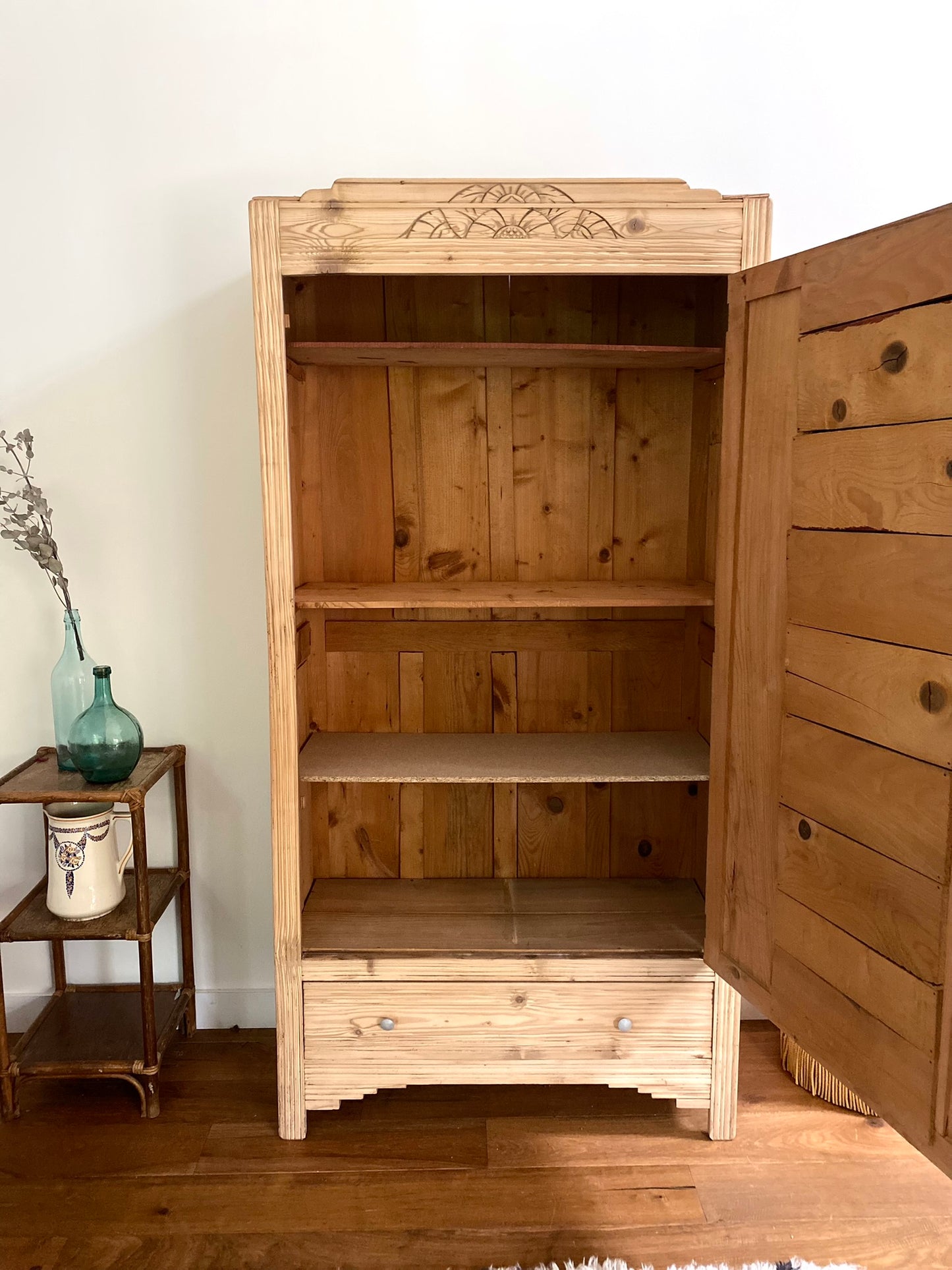 Armoire Art deco en bois massif