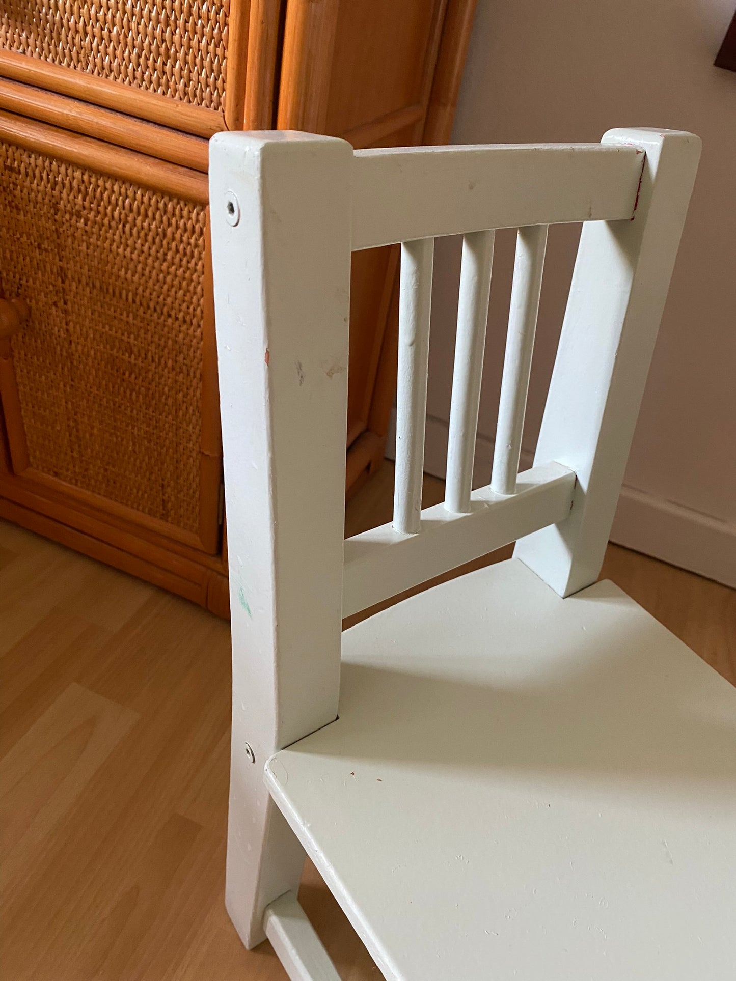 Petite chaise d'écolier en bois ancien et sa petite table