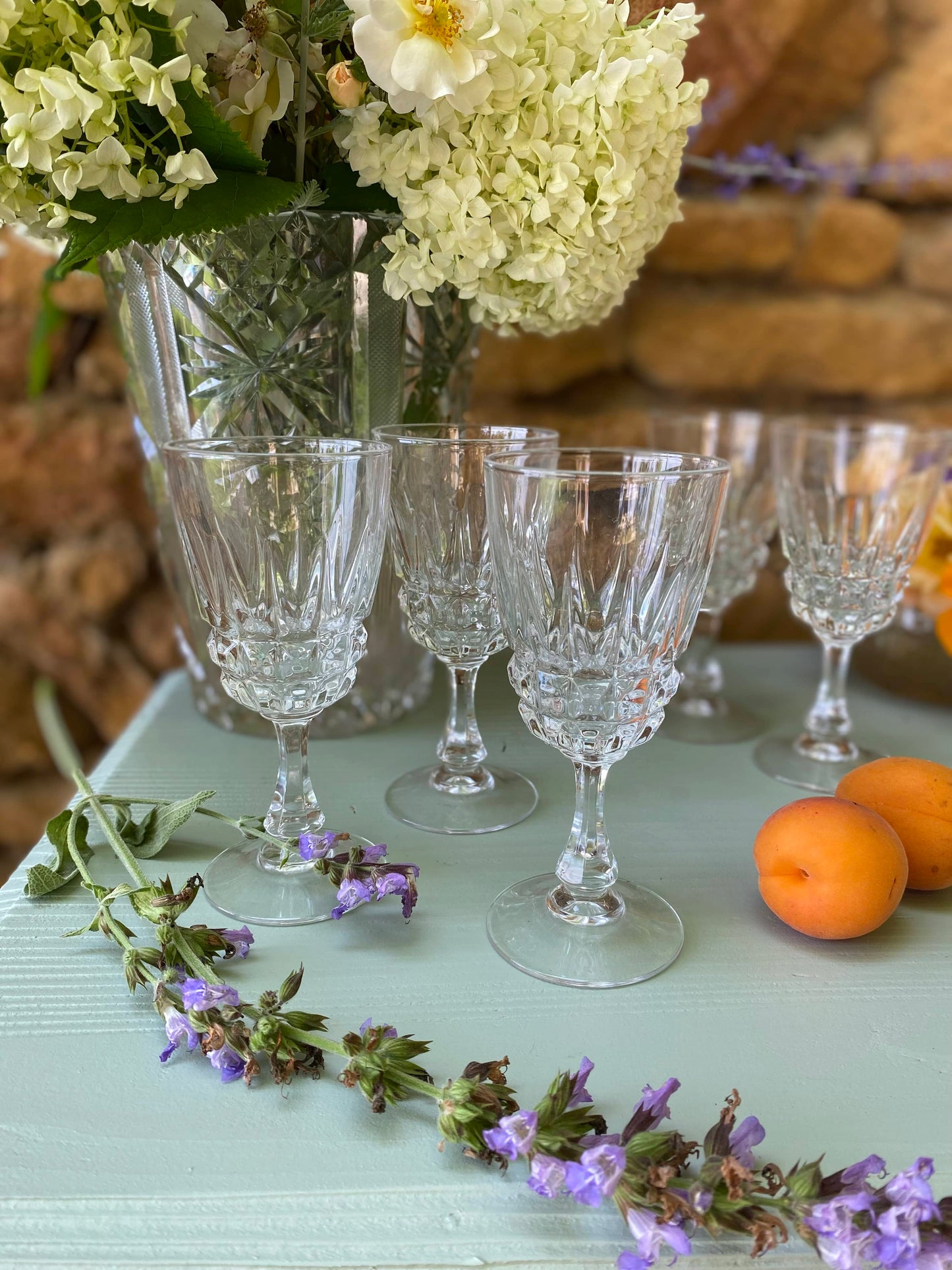 Verres à pied en cristal ancien